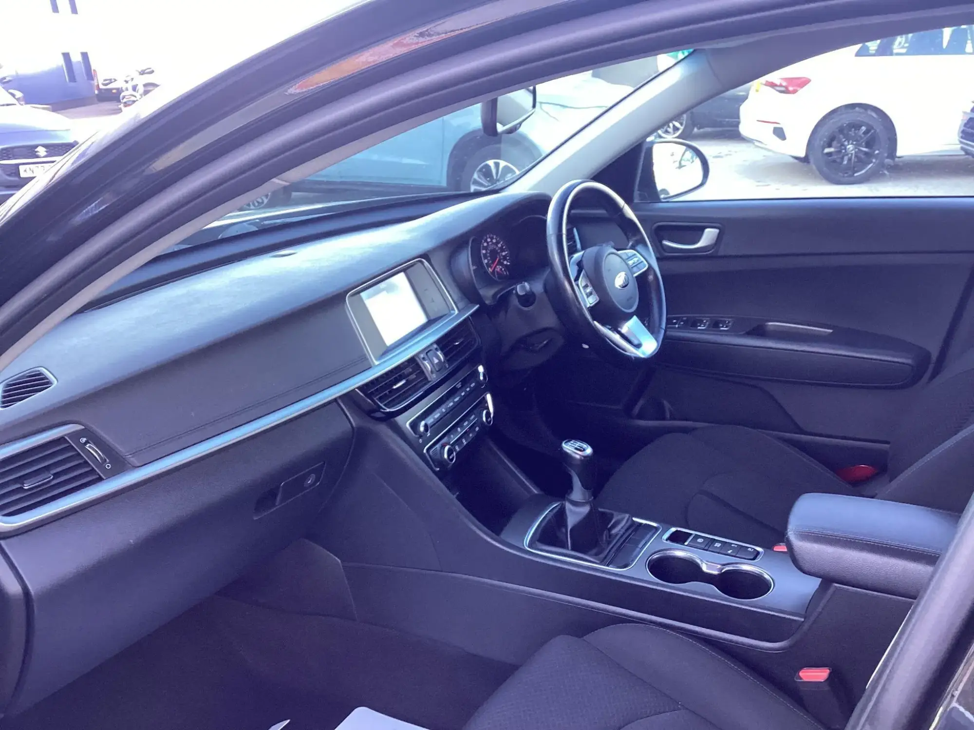 Kia Optima Image 17