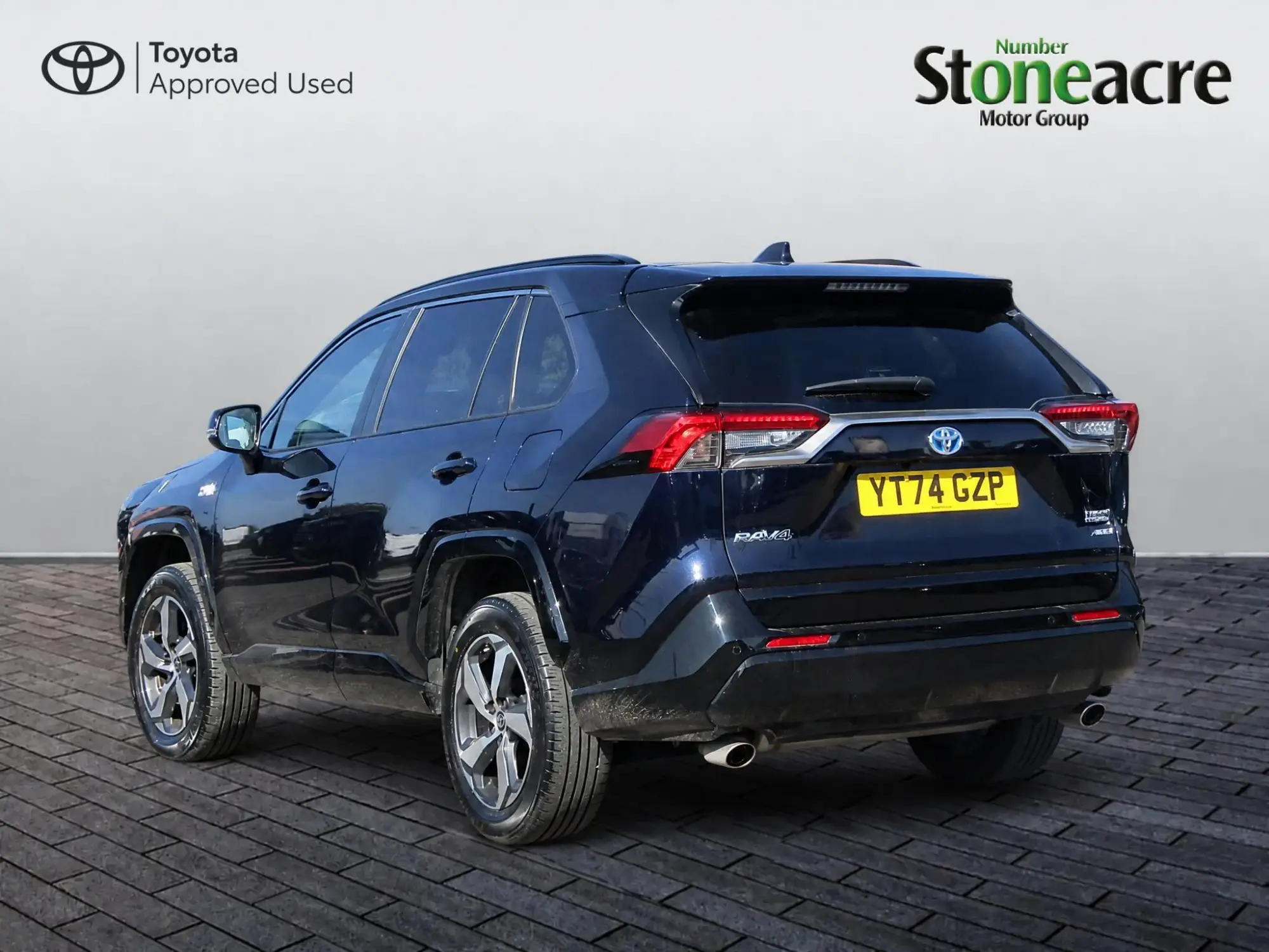 Toyota RAV4 Plug-in Hybrid Image 5