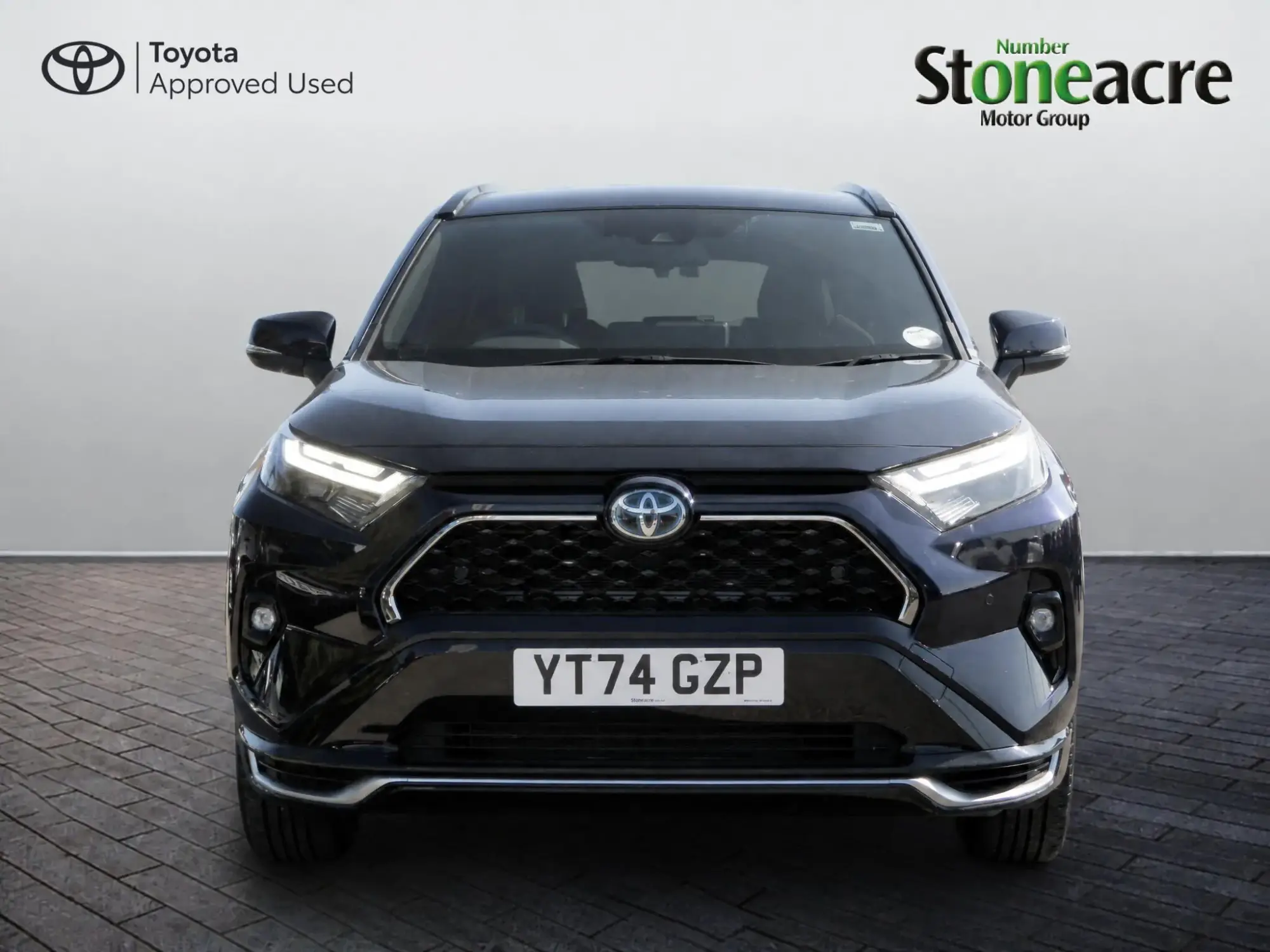 Toyota RAV4 Plug-in Hybrid Image 8