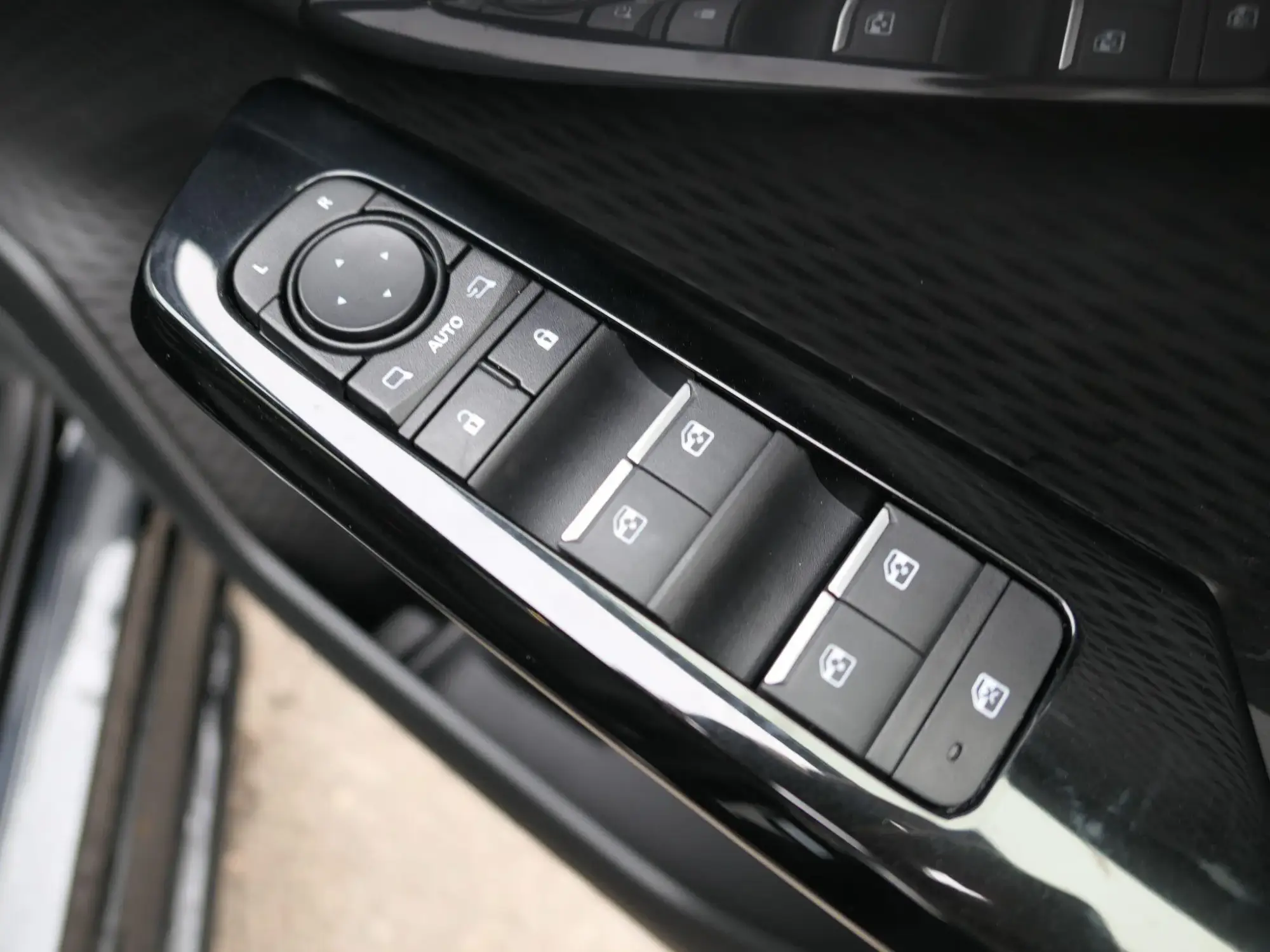 Suzuki e VITARA Image 13