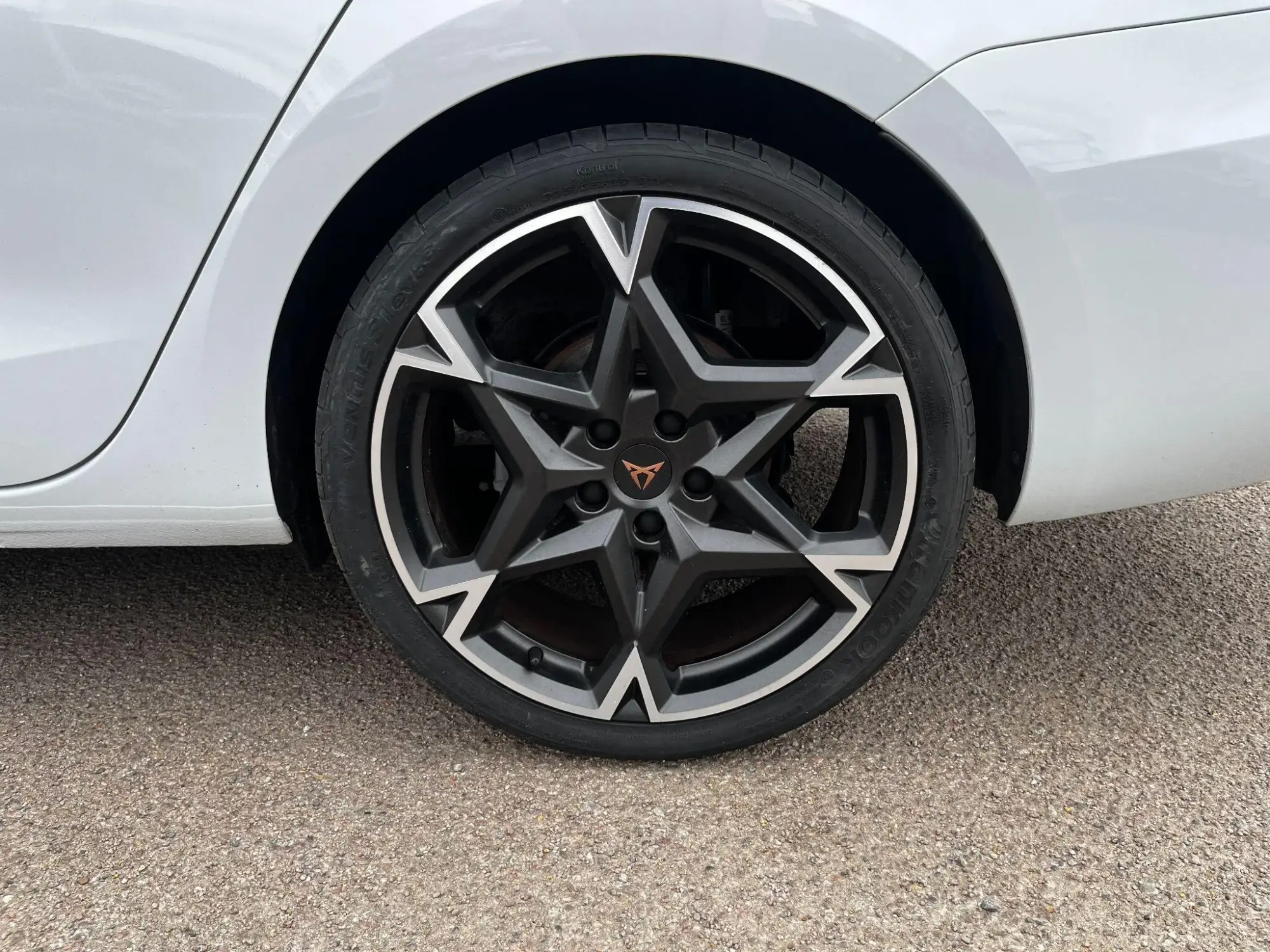 CUPRA Leon Image 16