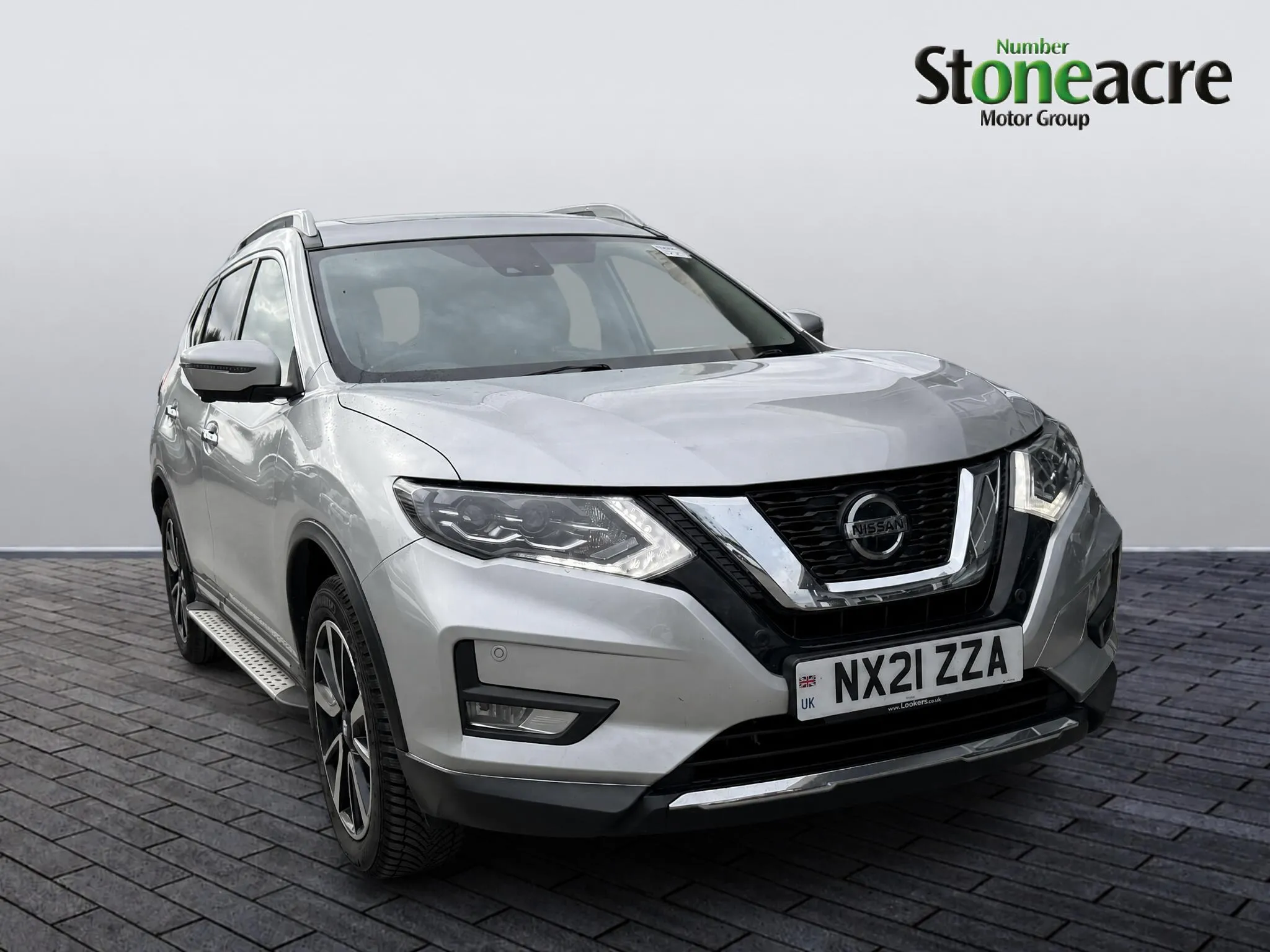 Nissan X-TRAIL listing photo