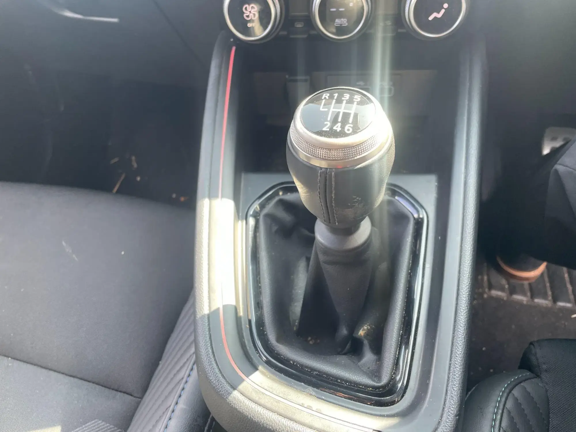 Renault Clio Image 9
