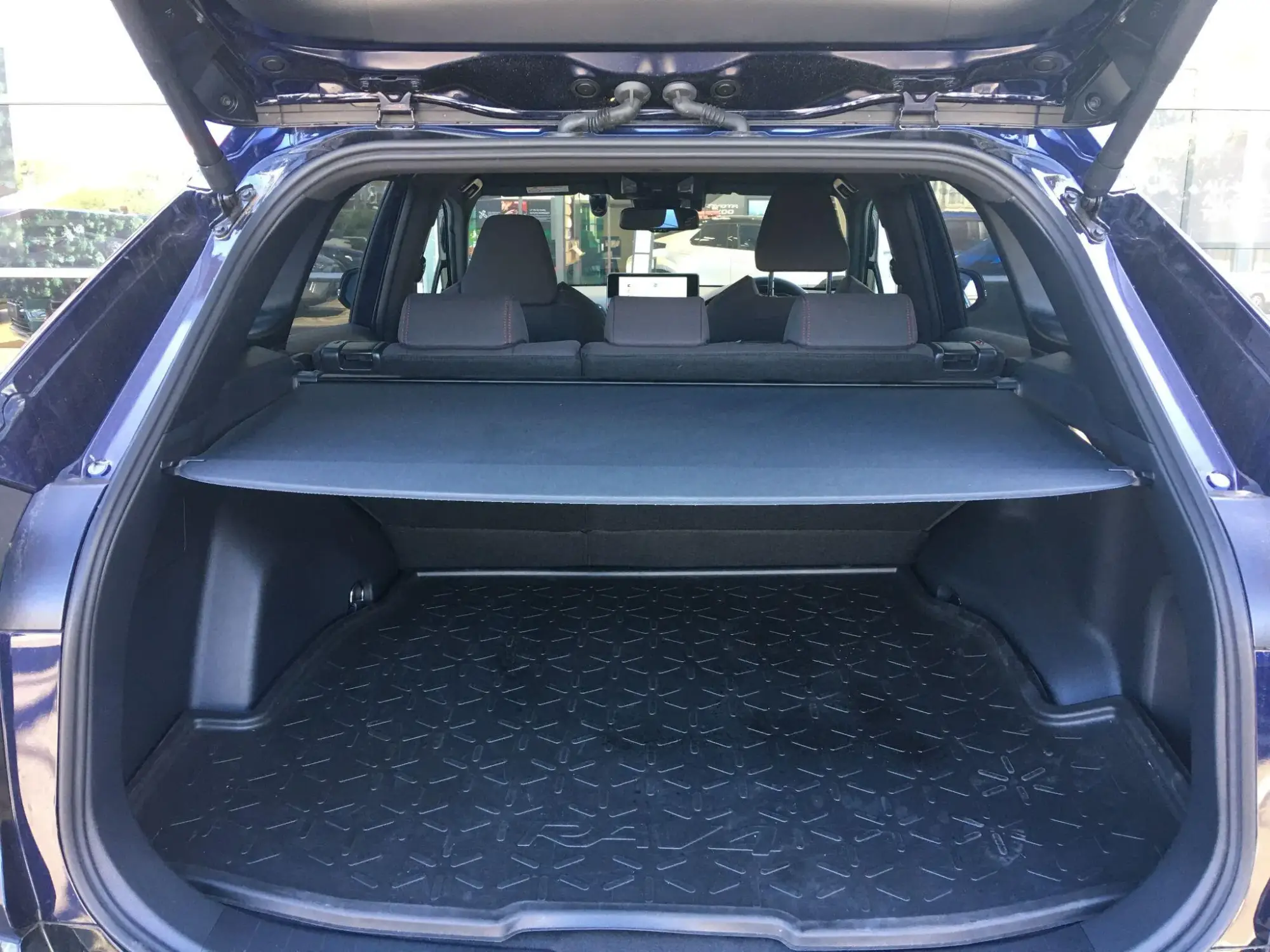 Toyota RAV4 Plug-in Hybrid Image 10