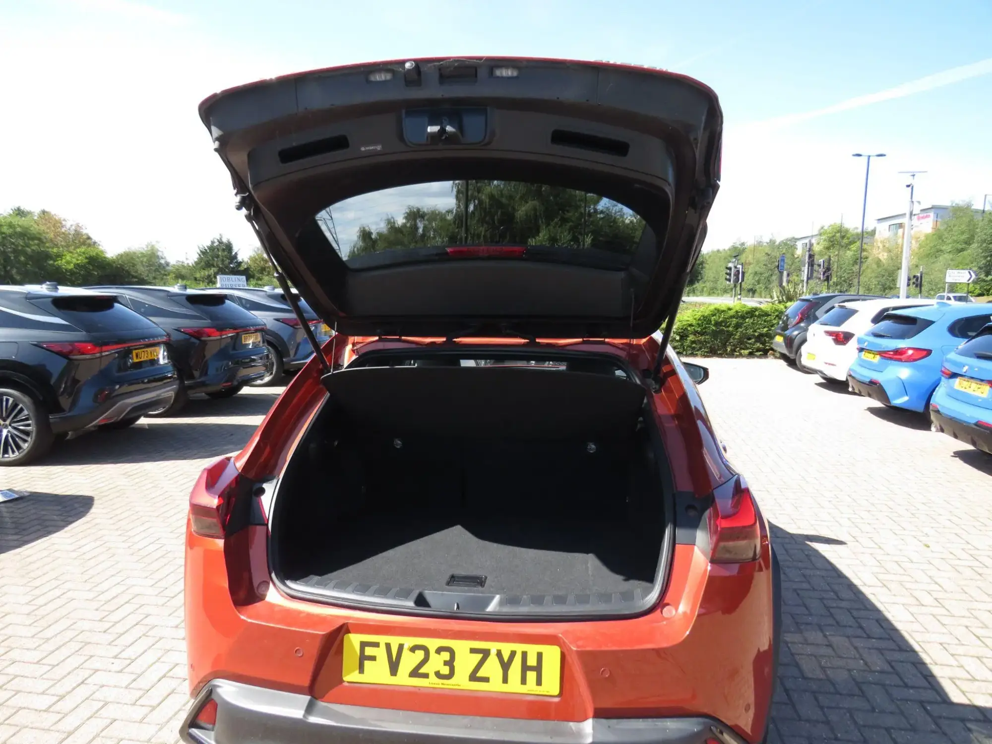 Lexus UX Self-Charging Hybrid Image 9 Lexus UX Self-Charging Hybrid Image 9