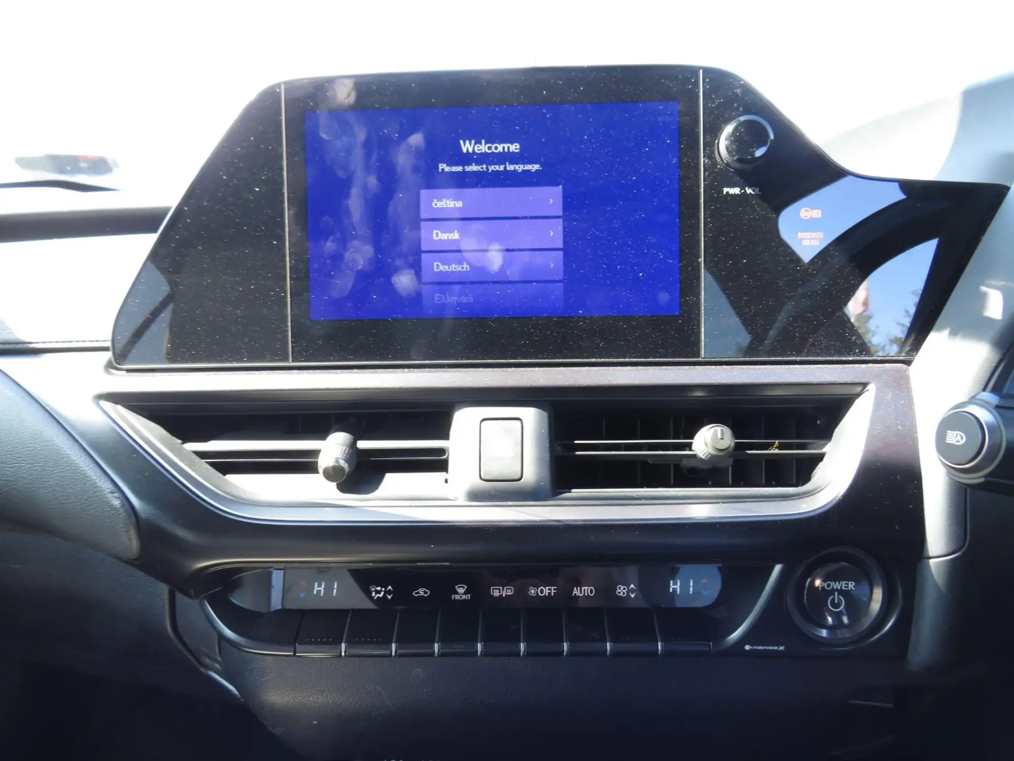 Lexus UX Self-Charging Hybrid Image 15 Lexus UX Self-Charging Hybrid Image 15