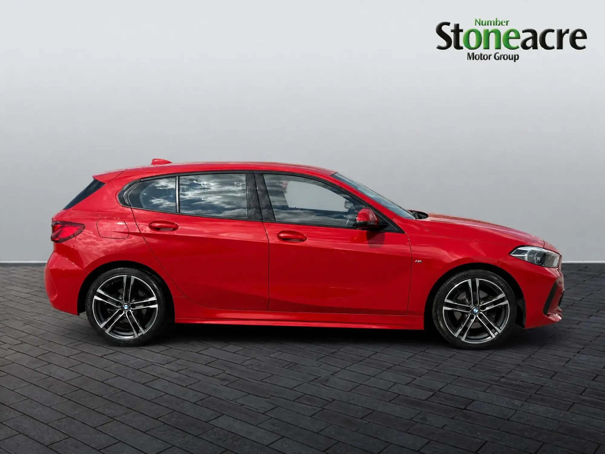 BMW 1 Series 1.5 118i M Sport (LCP) Euro 6 (s/s) 5dr NU21JKZ Image 2 BMW 1 Series 1.5 118i M Sport (LCP) Euro 6 (s/s) 5dr NU21JKZ Image 2