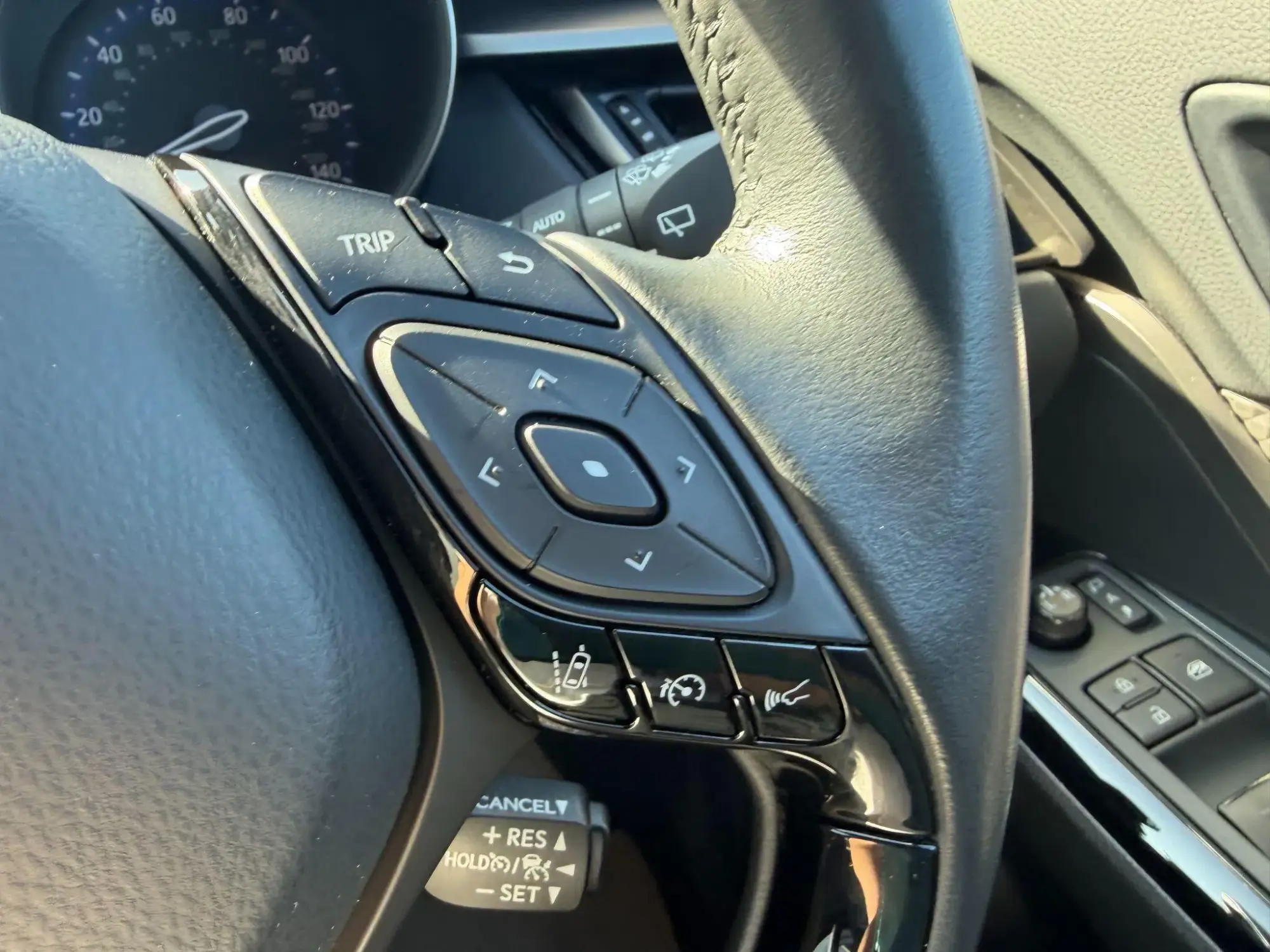 Toyota C-HR Self-Charging Hybrid Image 12
