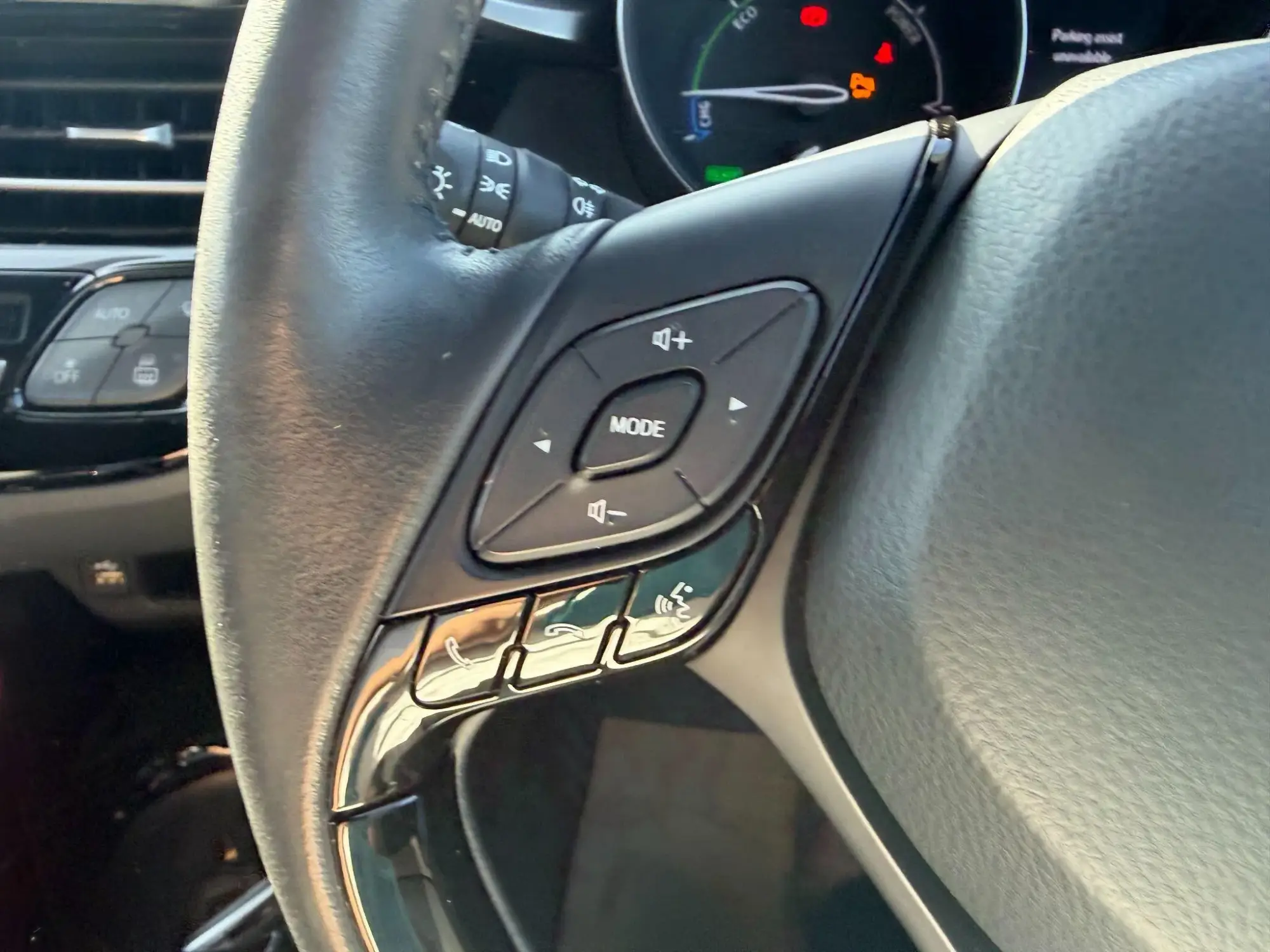 Toyota C-HR Self-Charging Hybrid Image 13