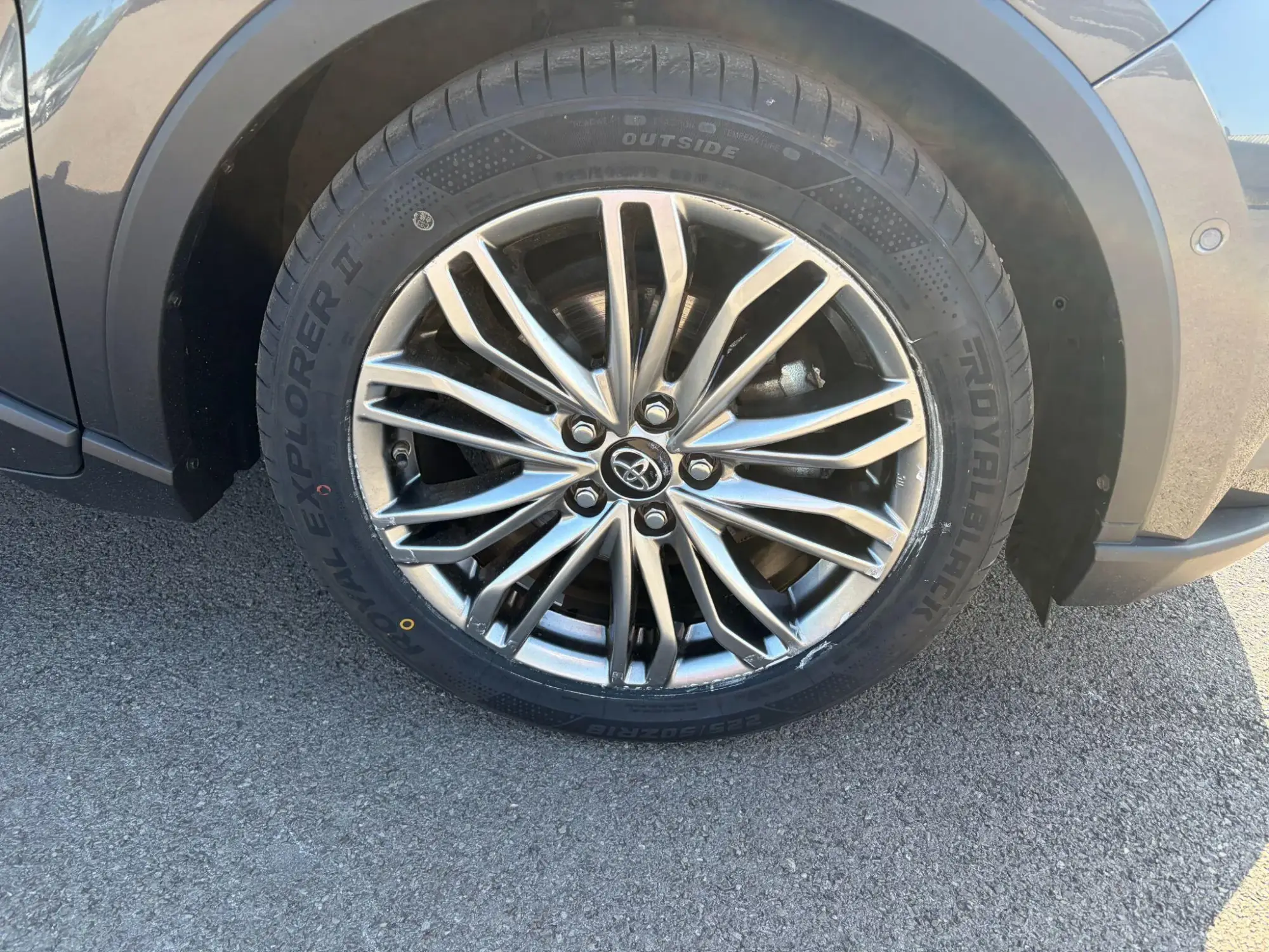 Toyota C-HR Self-Charging Hybrid Image 16