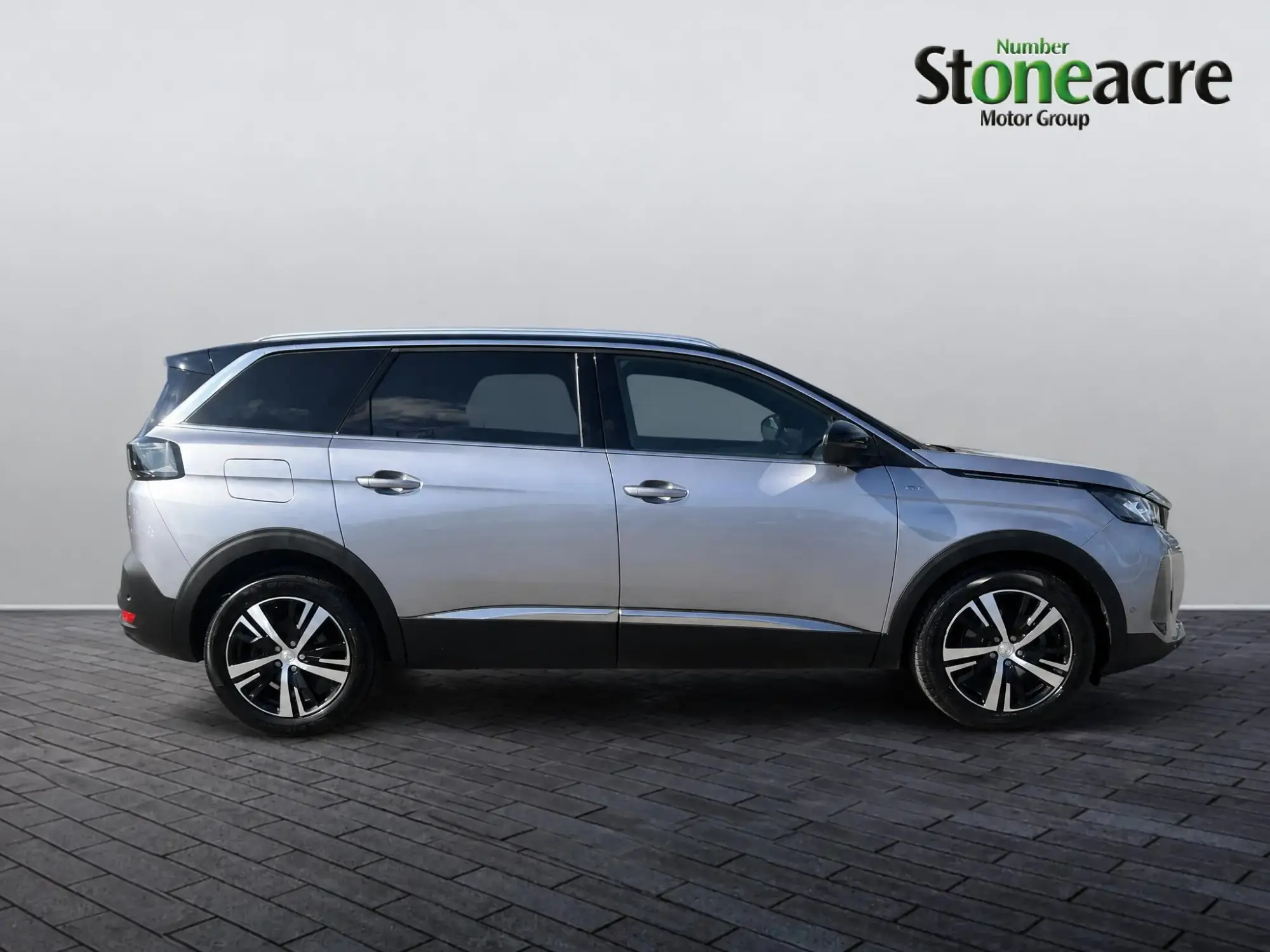 Peugeot 5008 Image 2