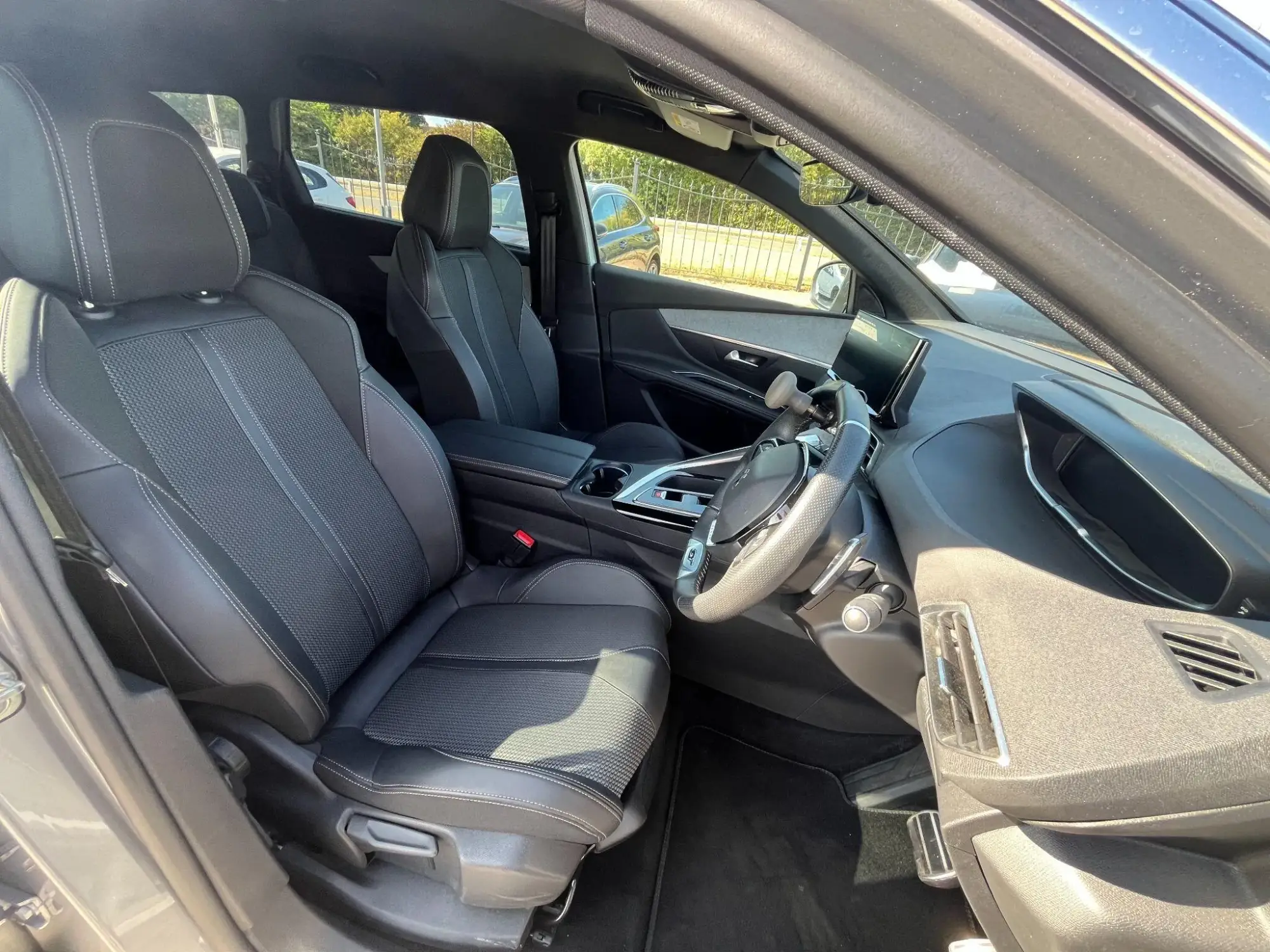 Peugeot 5008 Image 16
