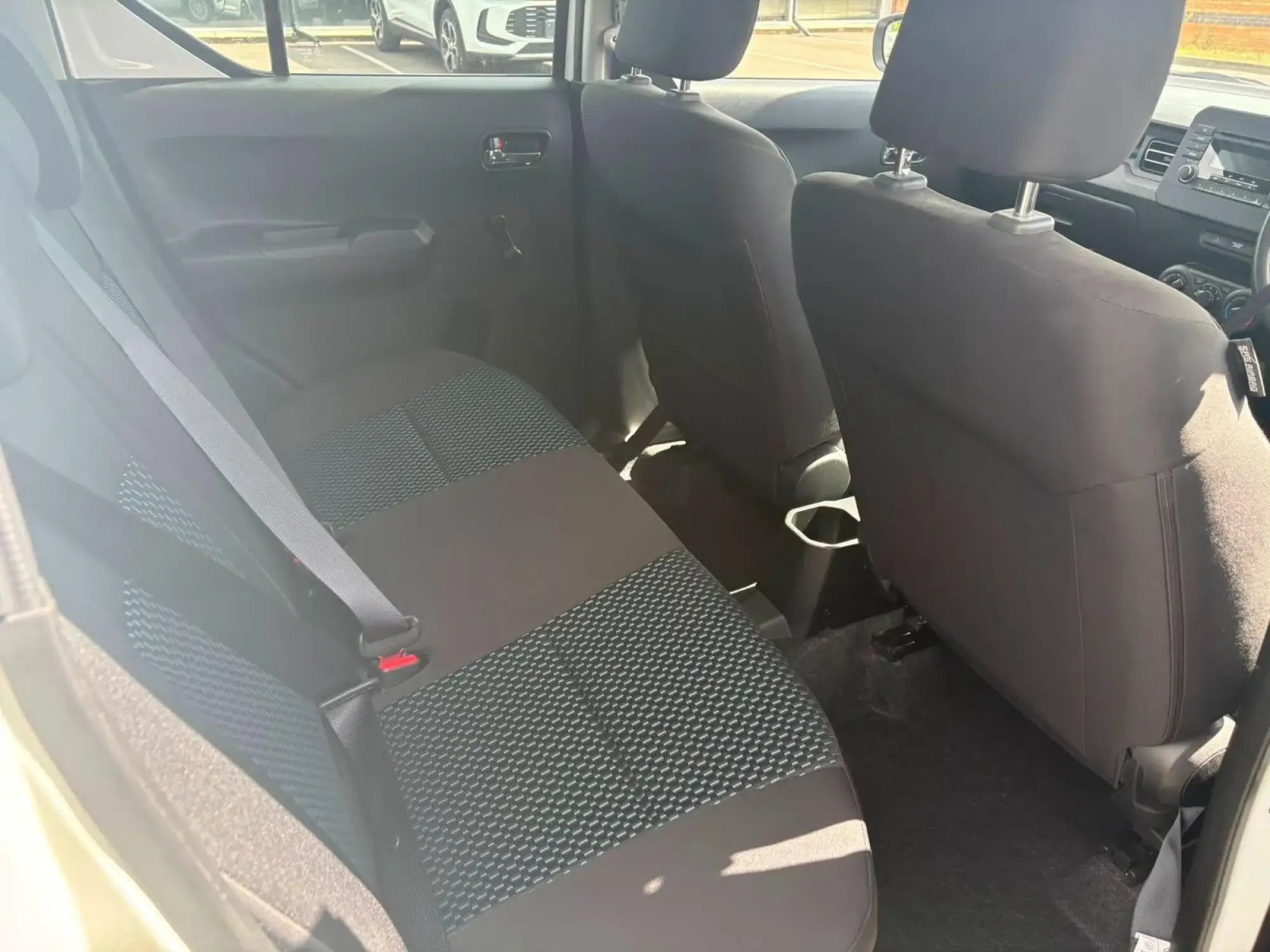 Suzuki Ignis Image 13 Suzuki Ignis Image 13