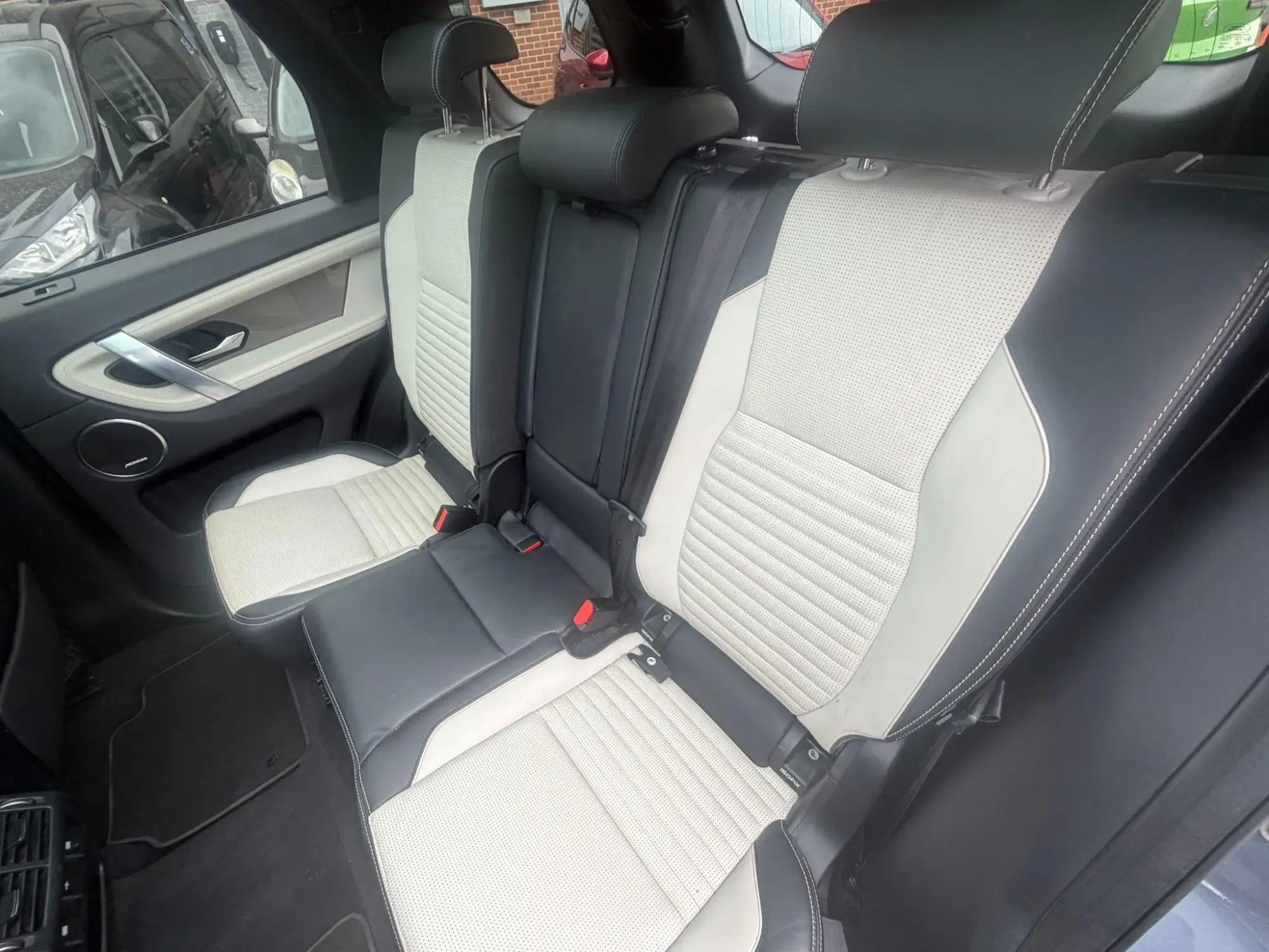 Land Rover Discovery Sport Image 13 Land Rover Discovery Sport Image 13
