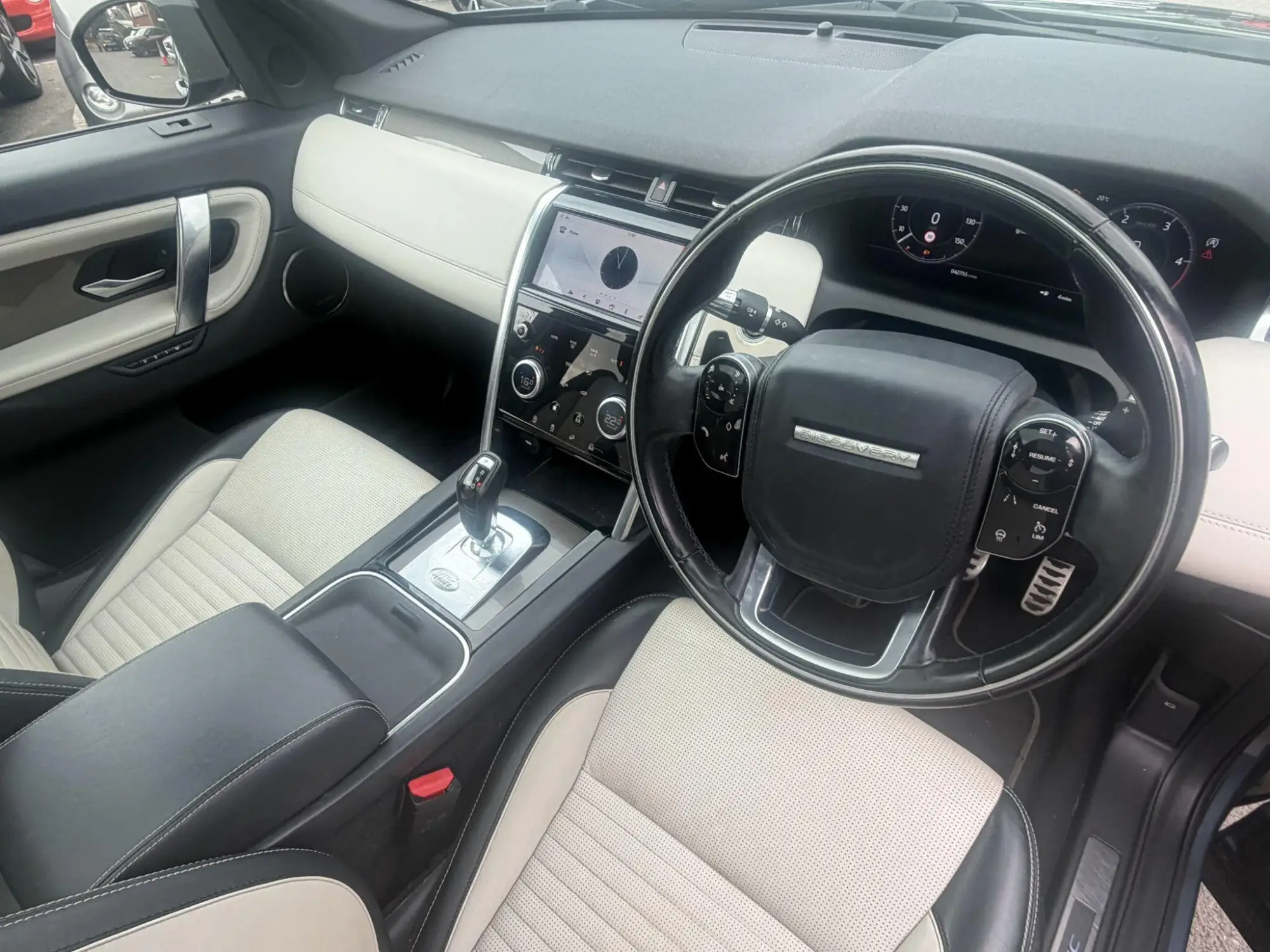 Land Rover Discovery Sport Image 16 Land Rover Discovery Sport Image 16