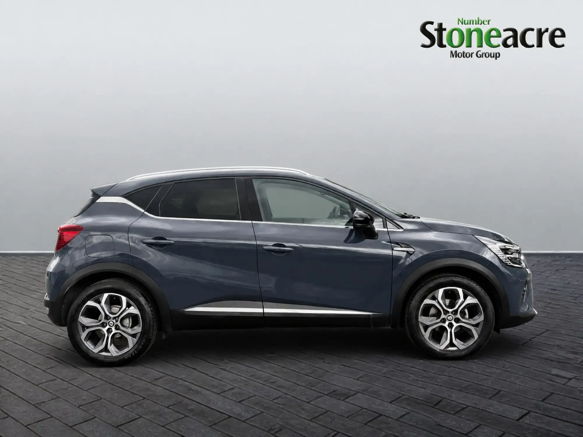 Renault Captur Image 2