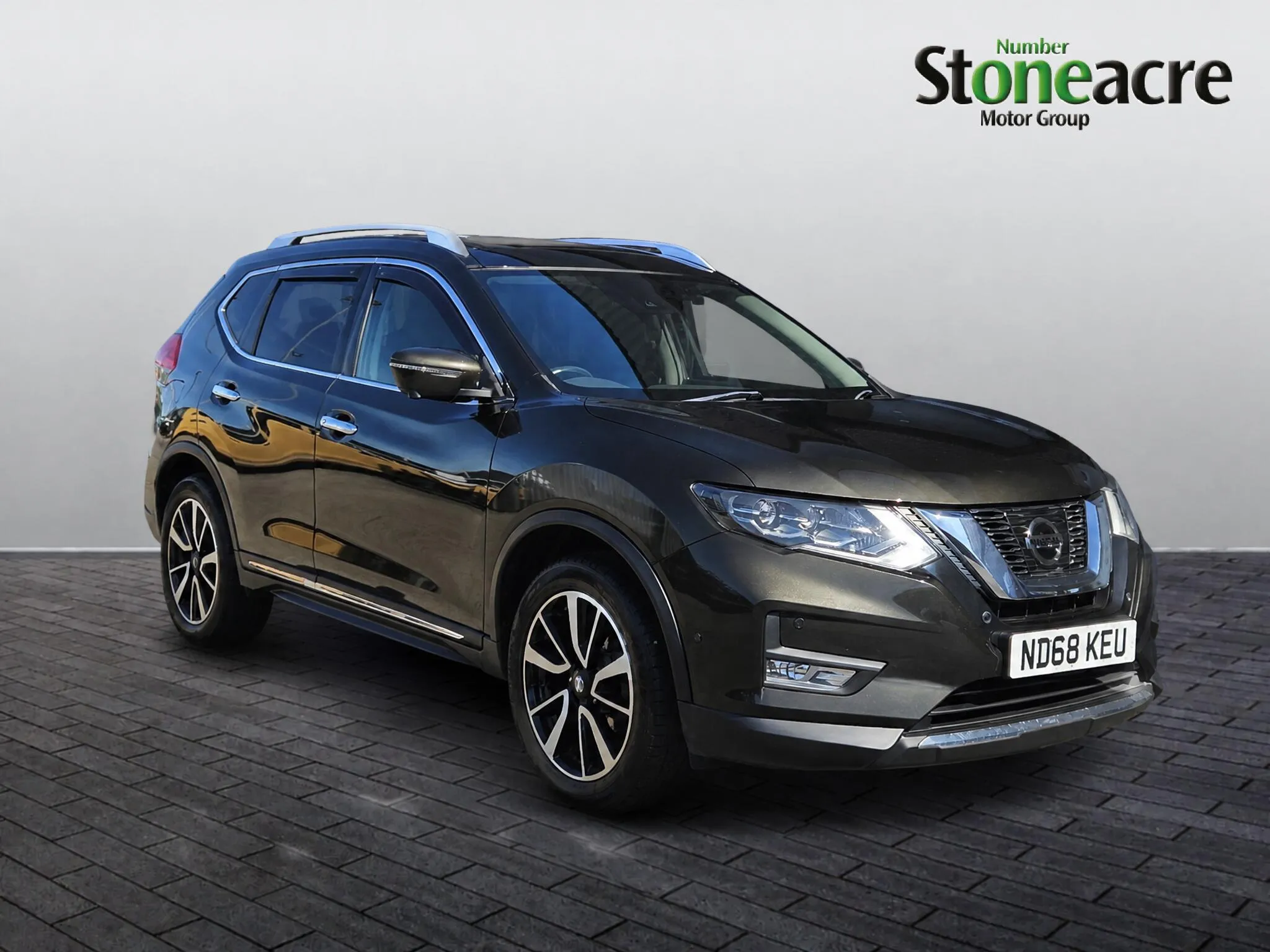 Nissan X-TRAIL listing photo