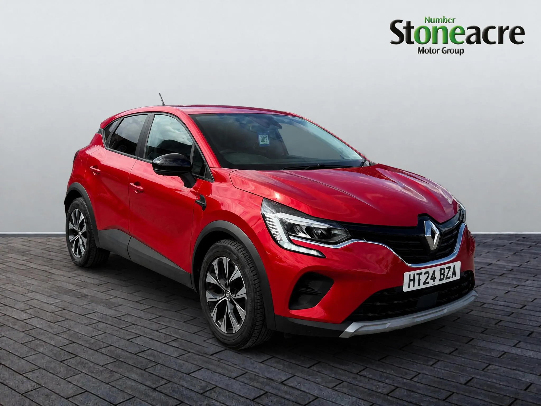 Renault Captur listing photo