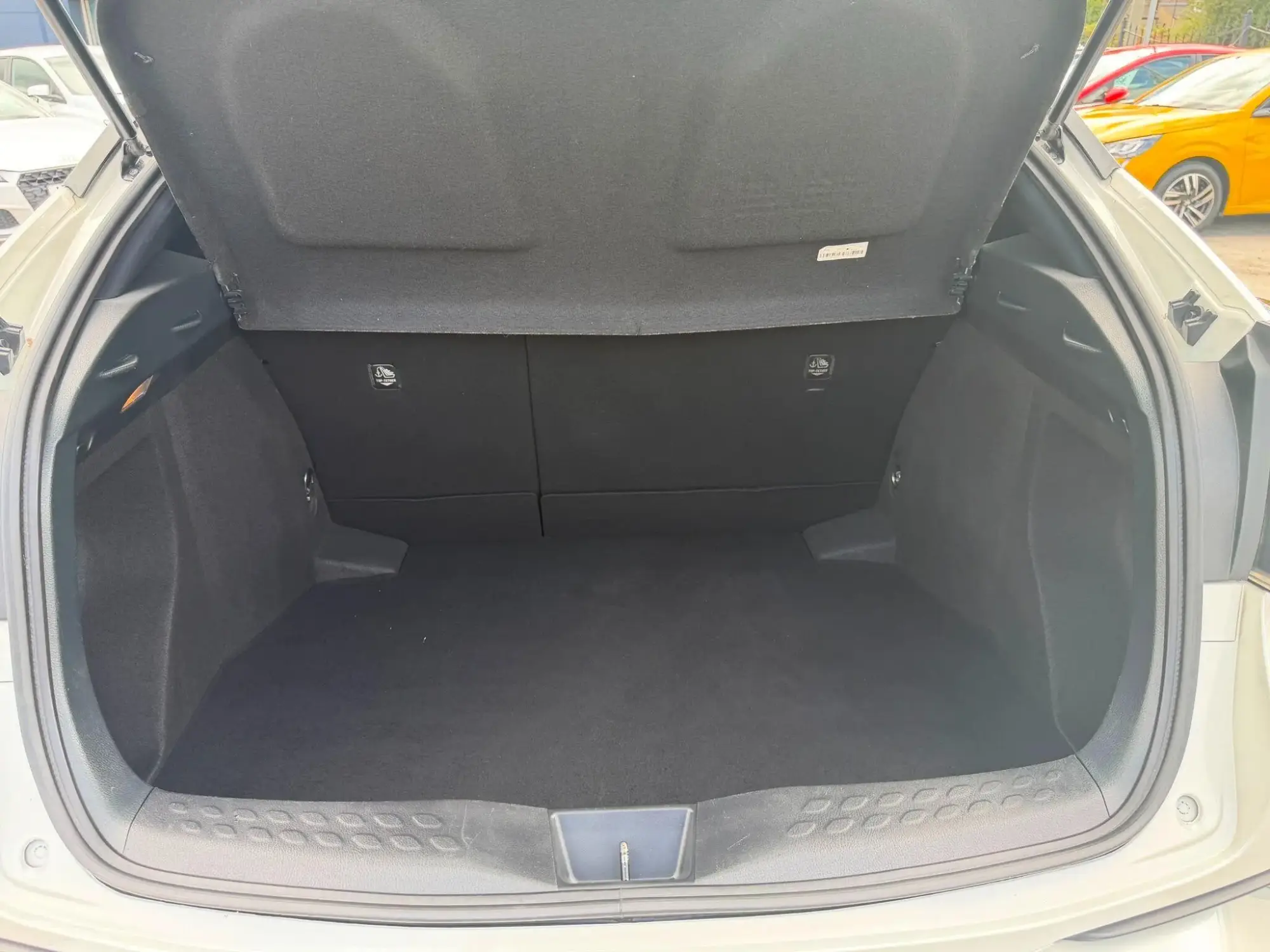 Toyota C-HR Self-Charging Hybrid Image 10