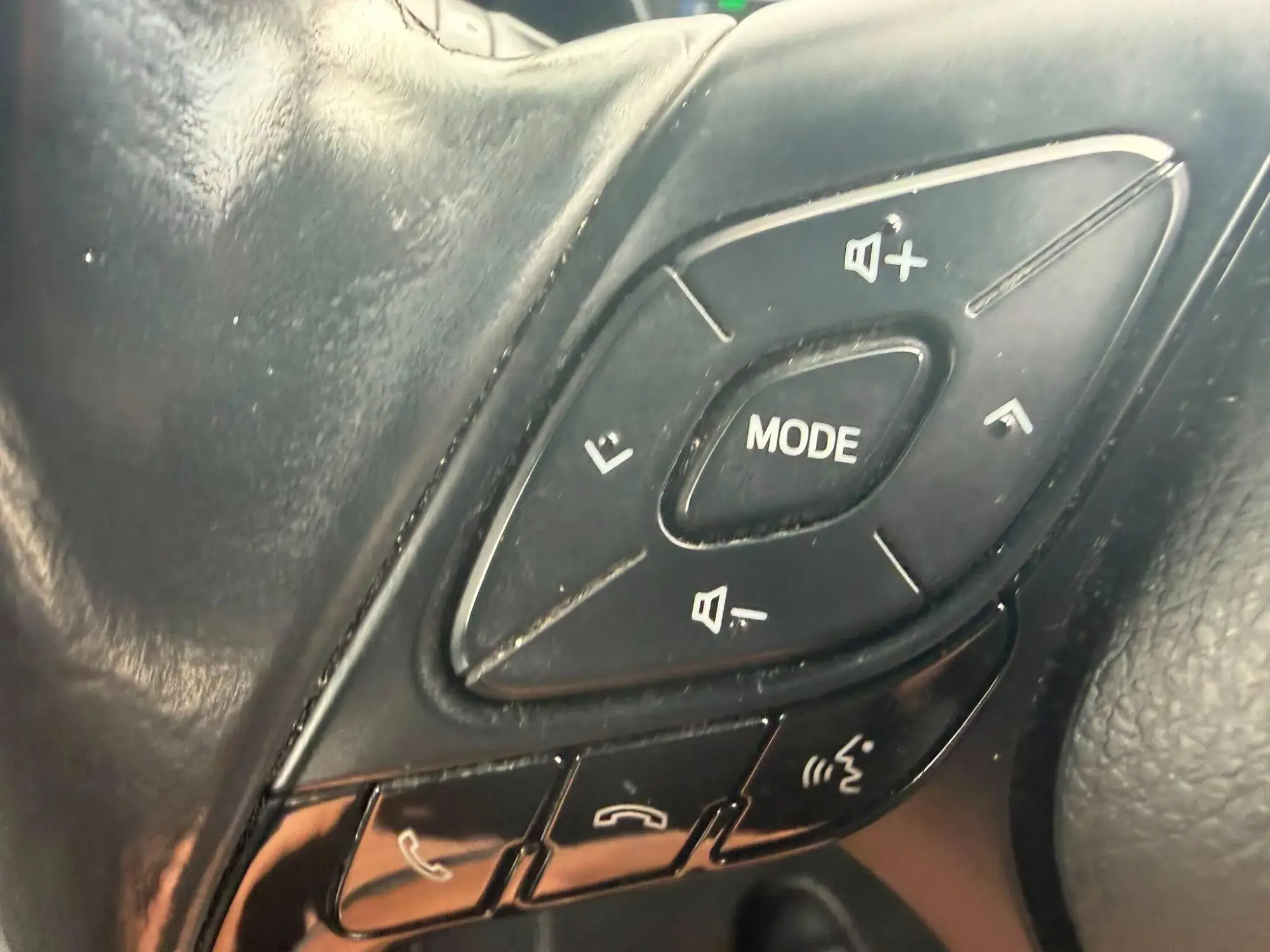 Toyota C-HR Self-Charging Hybrid Image 17
