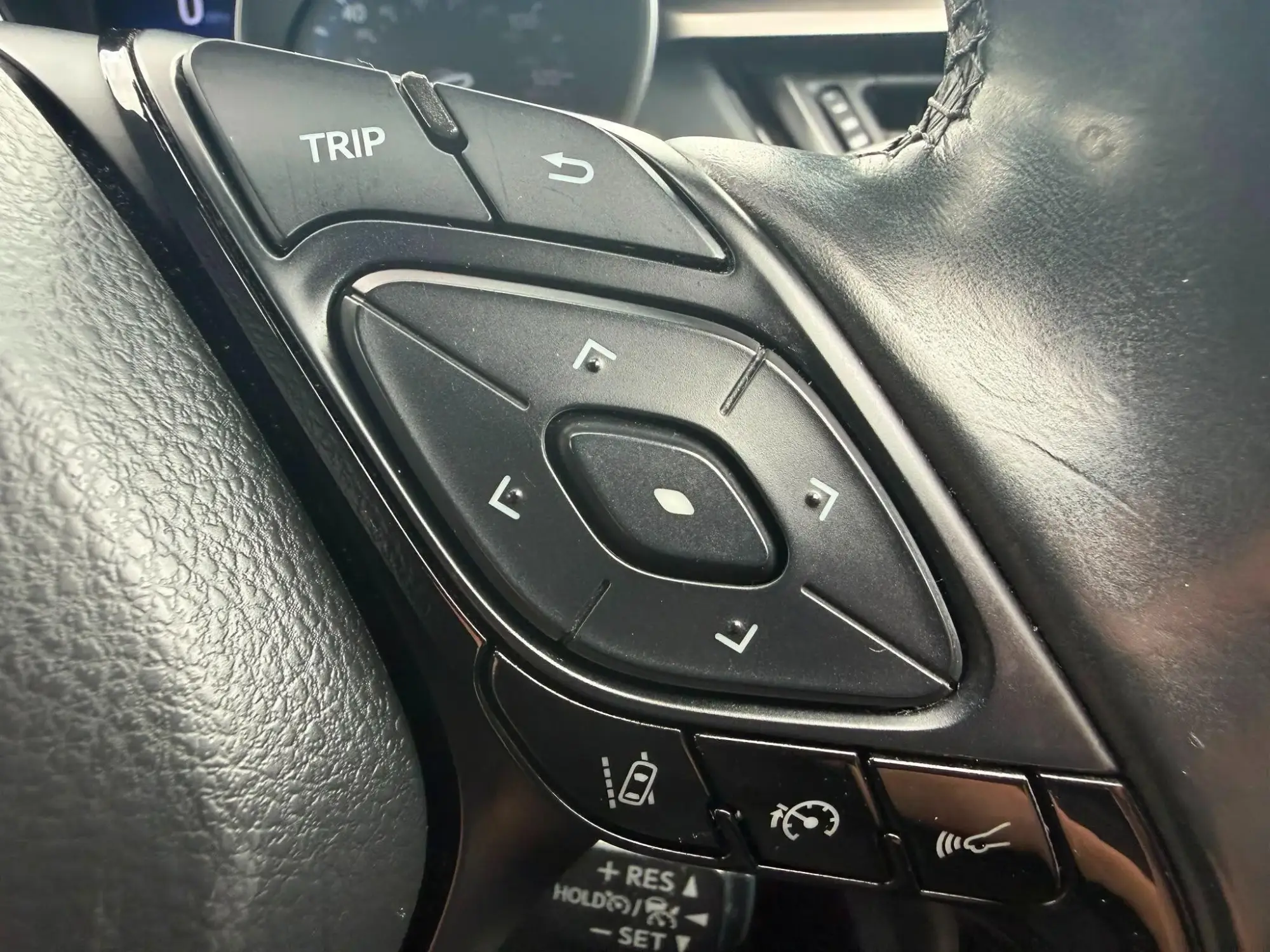 Toyota C-HR Self-Charging Hybrid Image 18