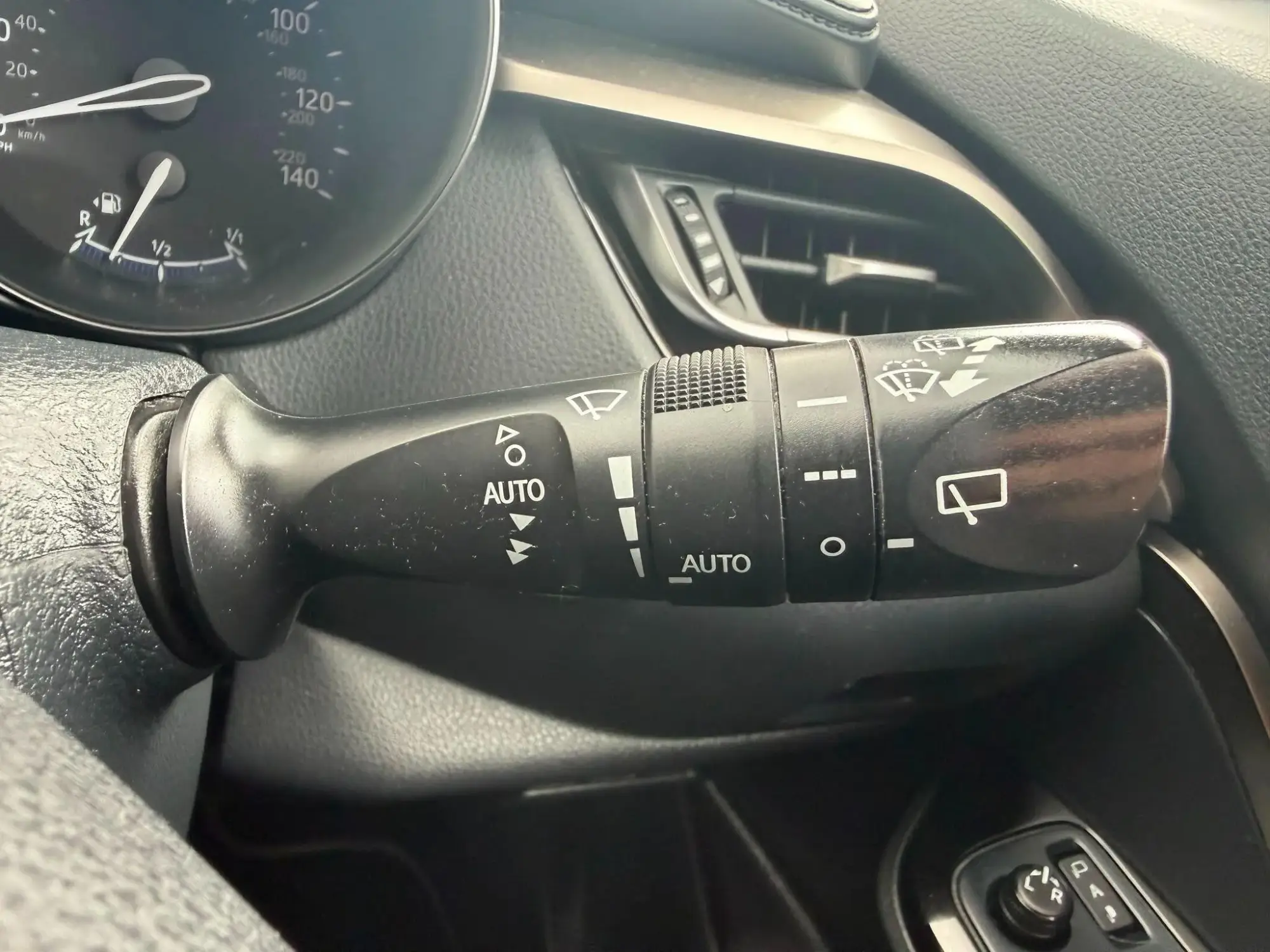 Toyota C-HR Self-Charging Hybrid Image 20