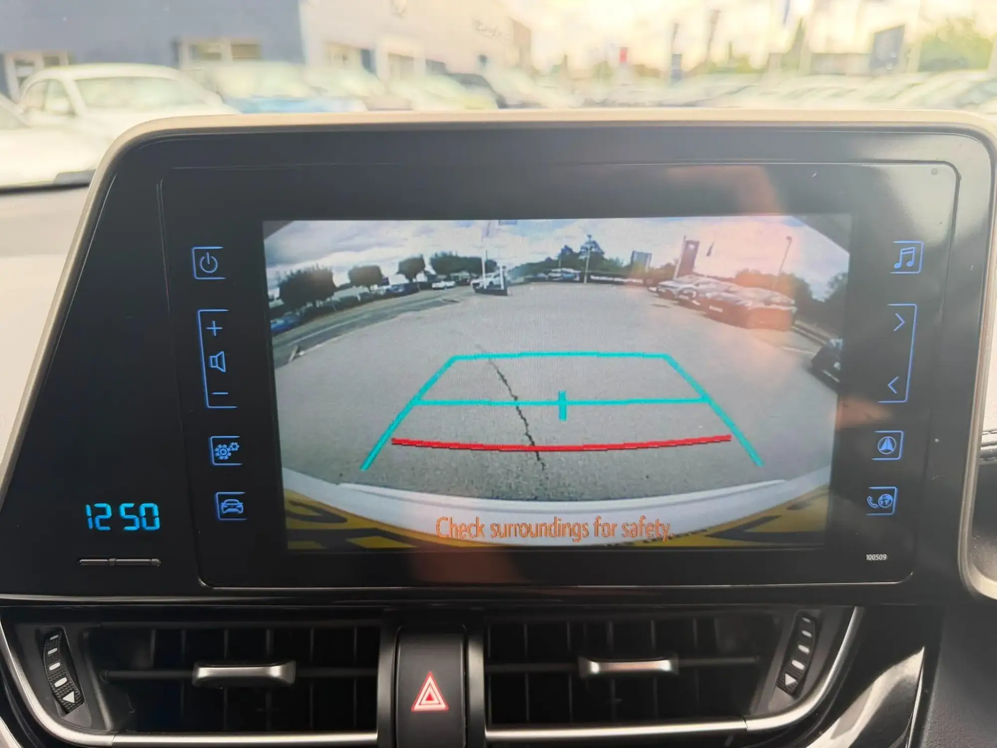 Toyota C-HR Self-Charging Hybrid Image 23