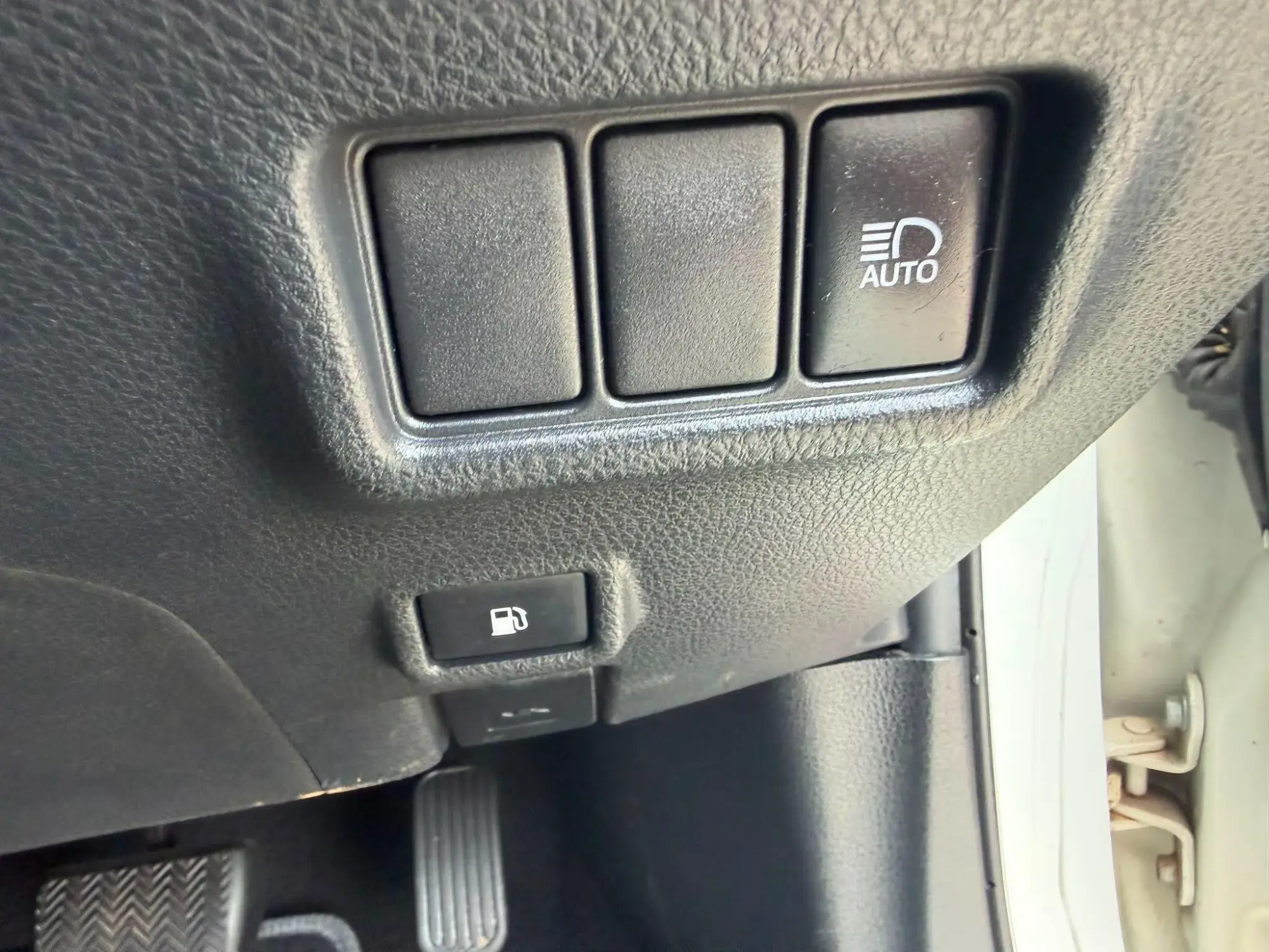 Toyota C-HR Self-Charging Hybrid Image 31