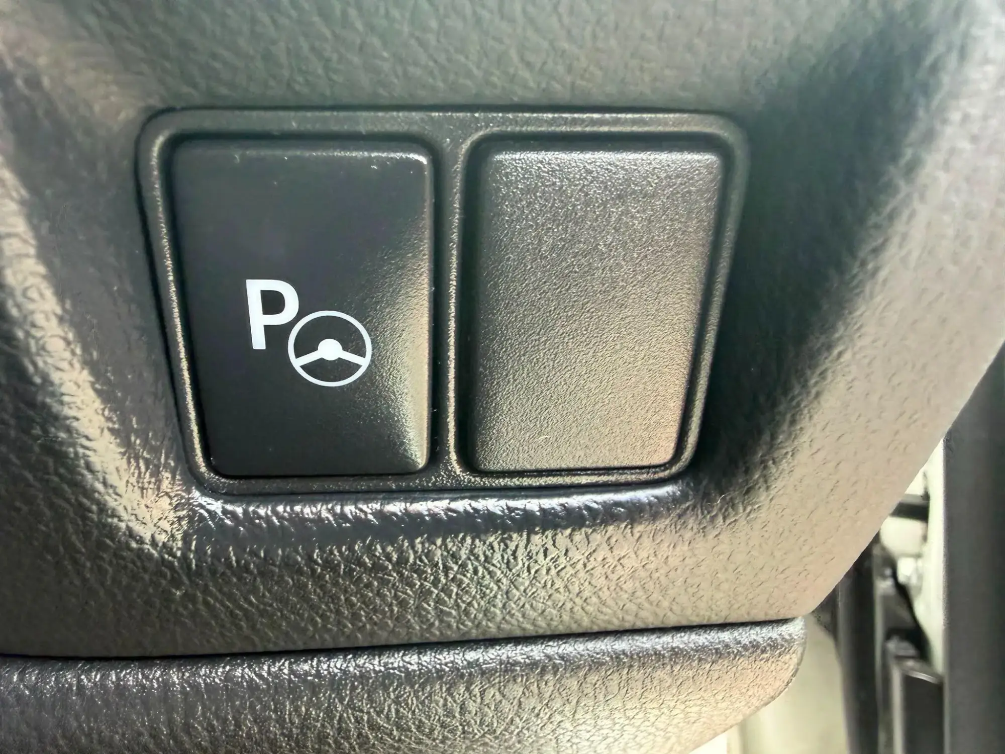 Toyota C-HR Self-Charging Hybrid Image 32