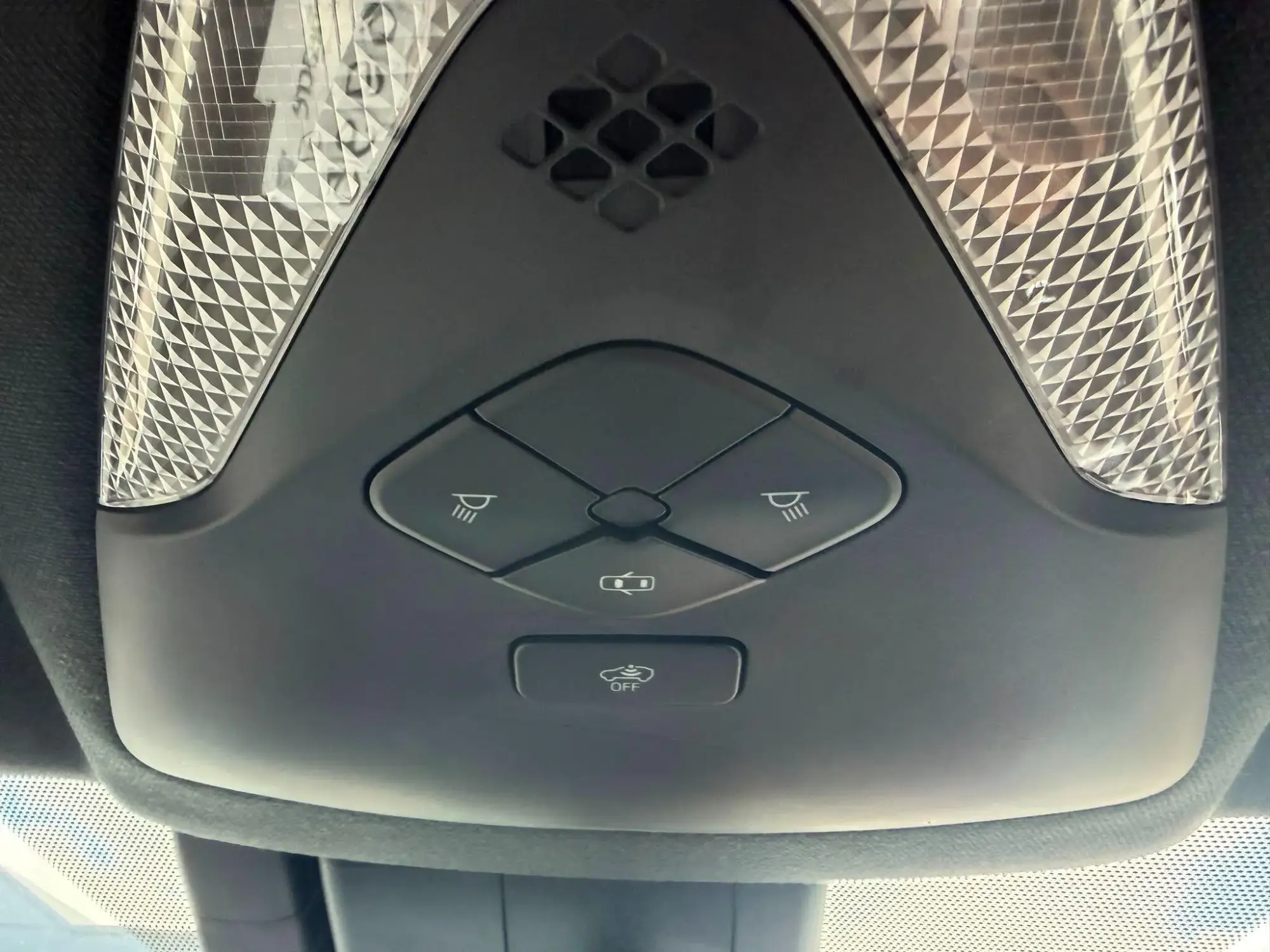 Toyota C-HR Self-Charging Hybrid Image 33