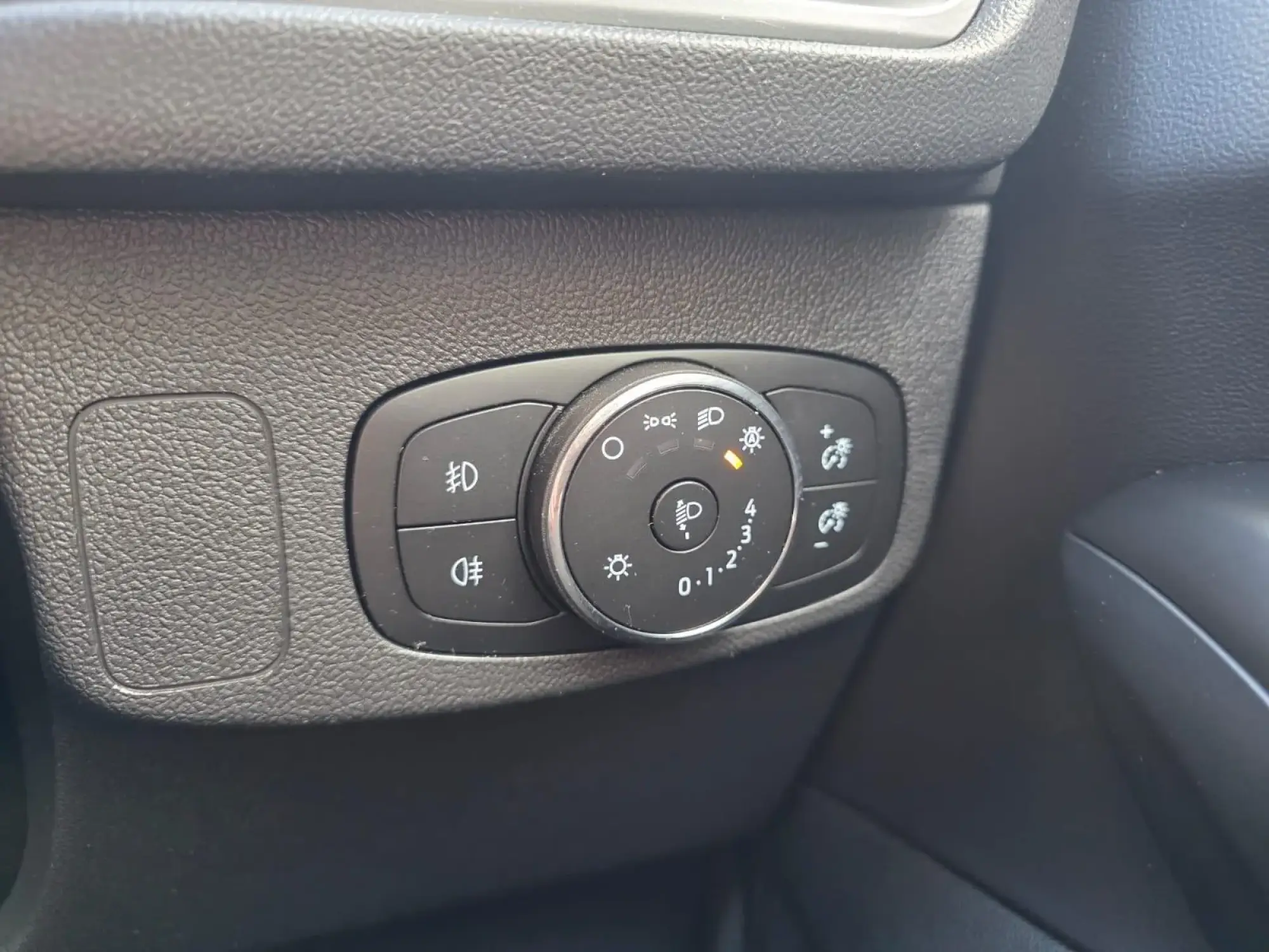 Ford Focus Image 12
