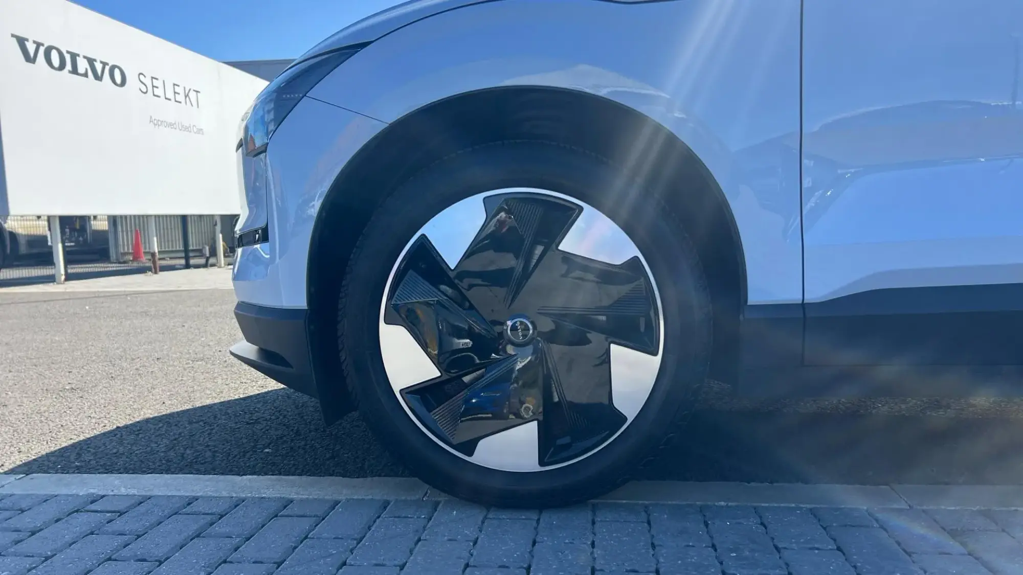 Volvo EX30 Image 9