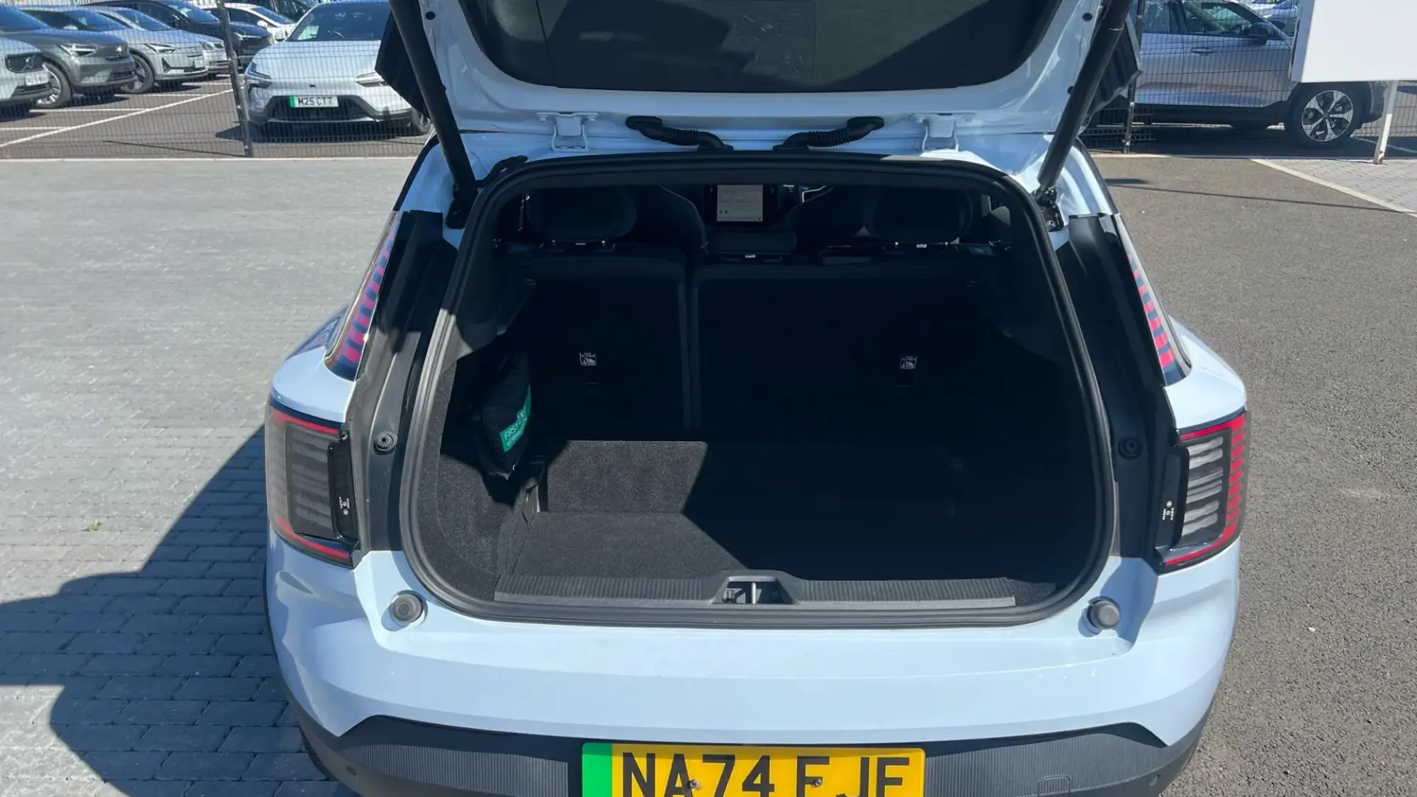 Volvo EX30 Image 13