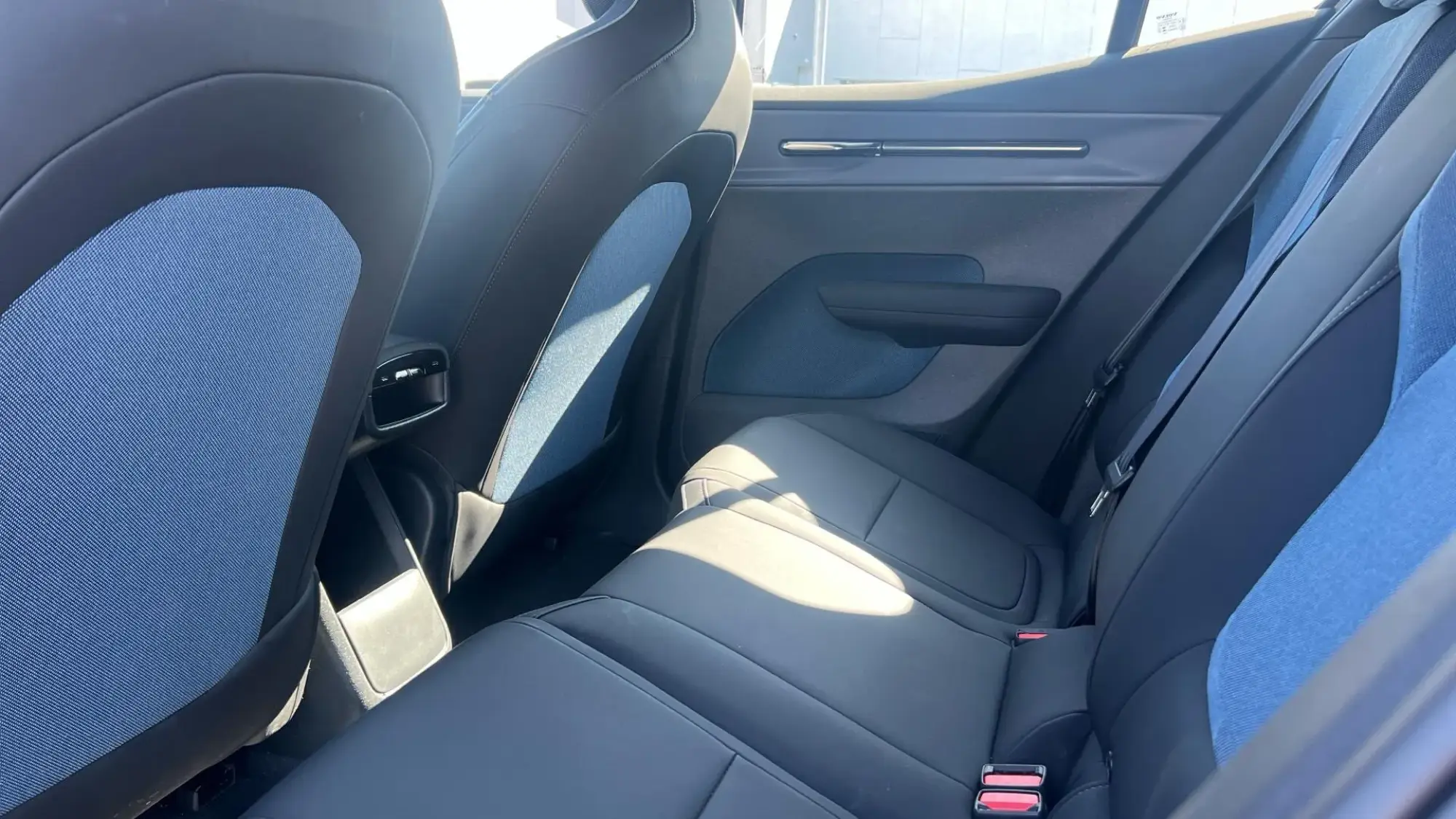 Volvo EX30 Image 33