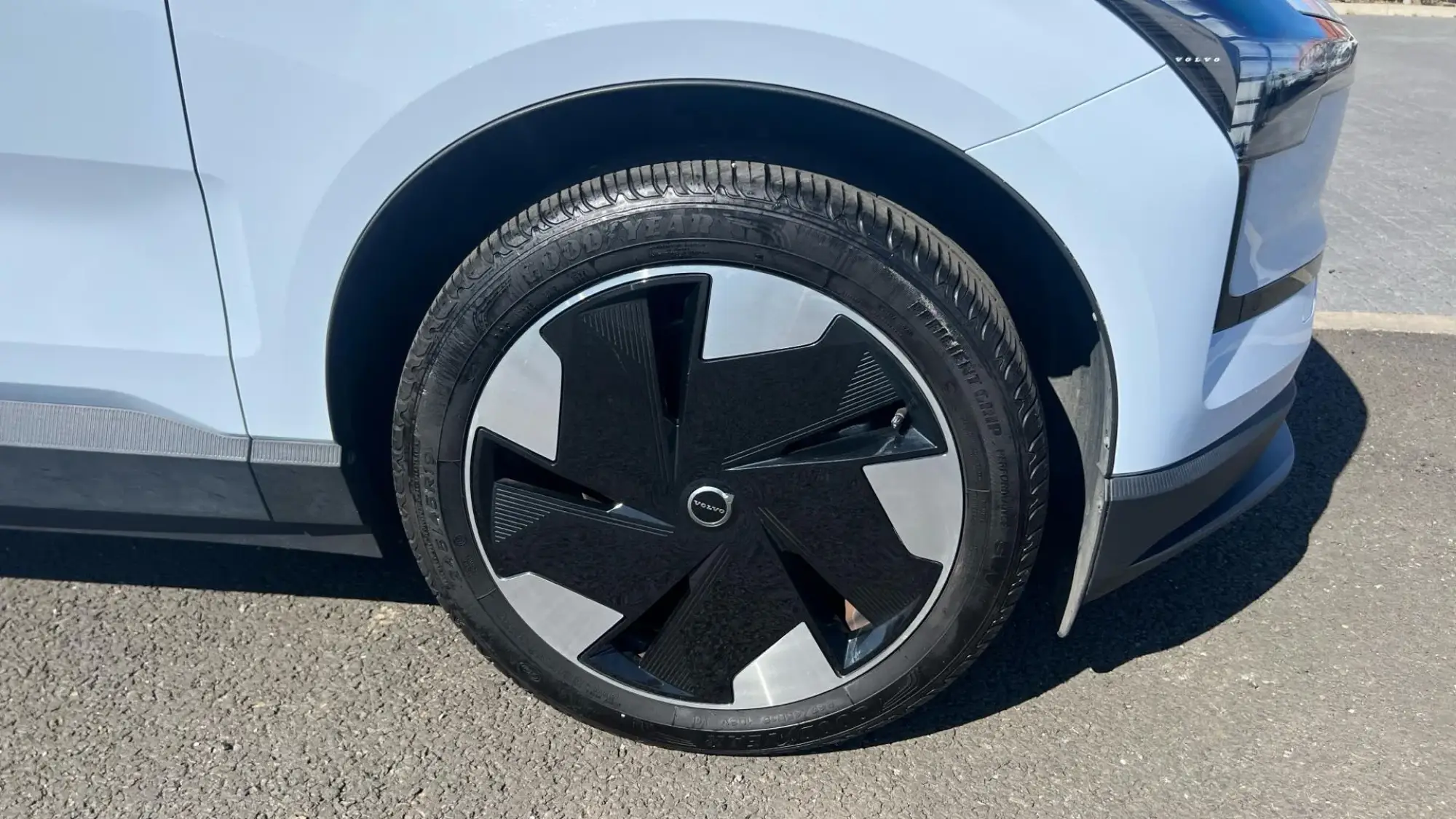 Volvo EX30 Image 38