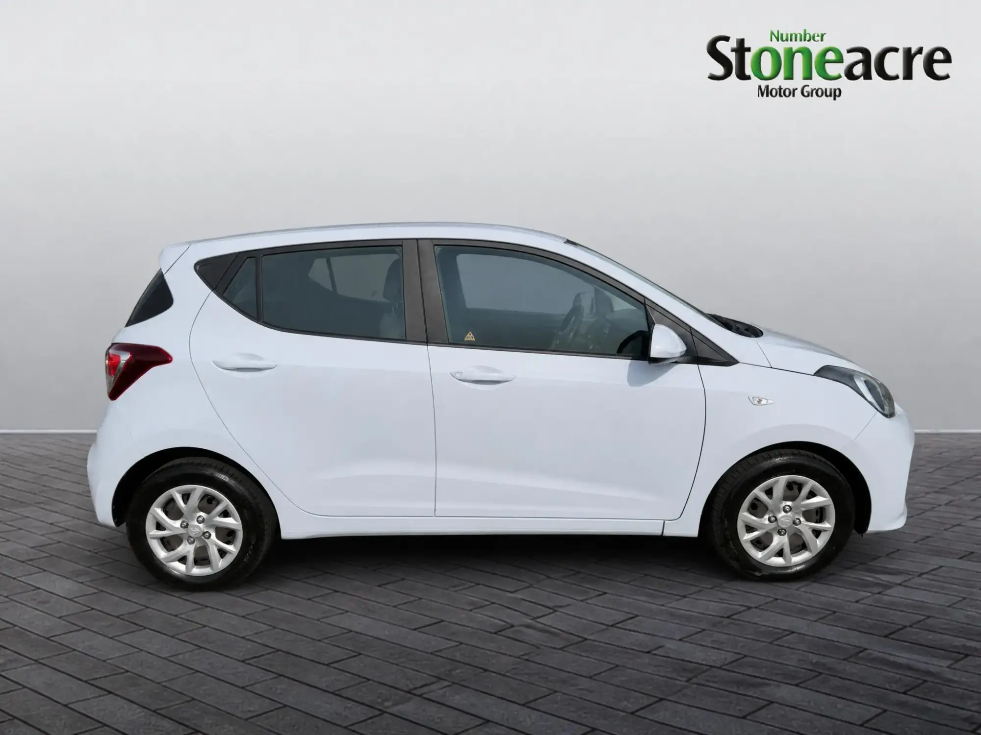 Hyundai i10 Image 2 Hyundai i10 Image 2