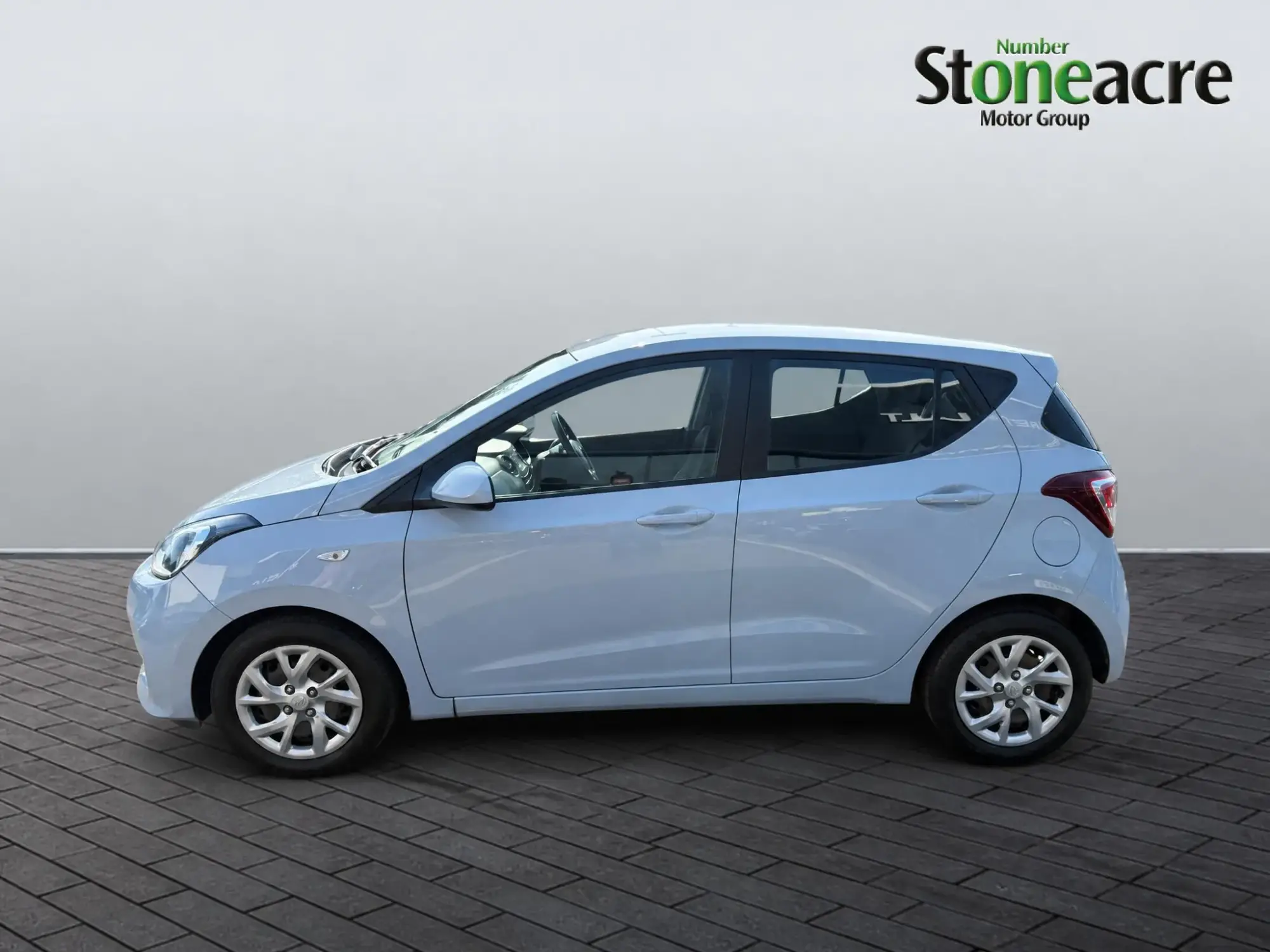 Hyundai i10 Image 6 Hyundai i10 Image 6