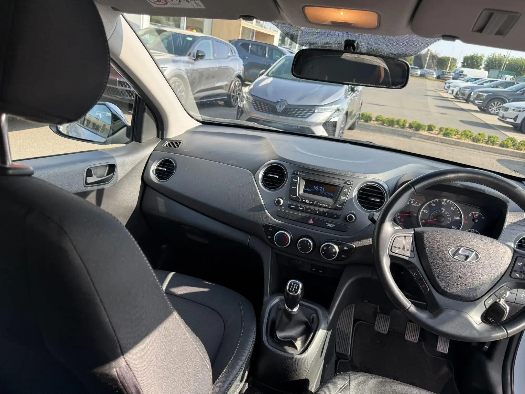 Hyundai i10 Image 10 Hyundai i10 Image 10