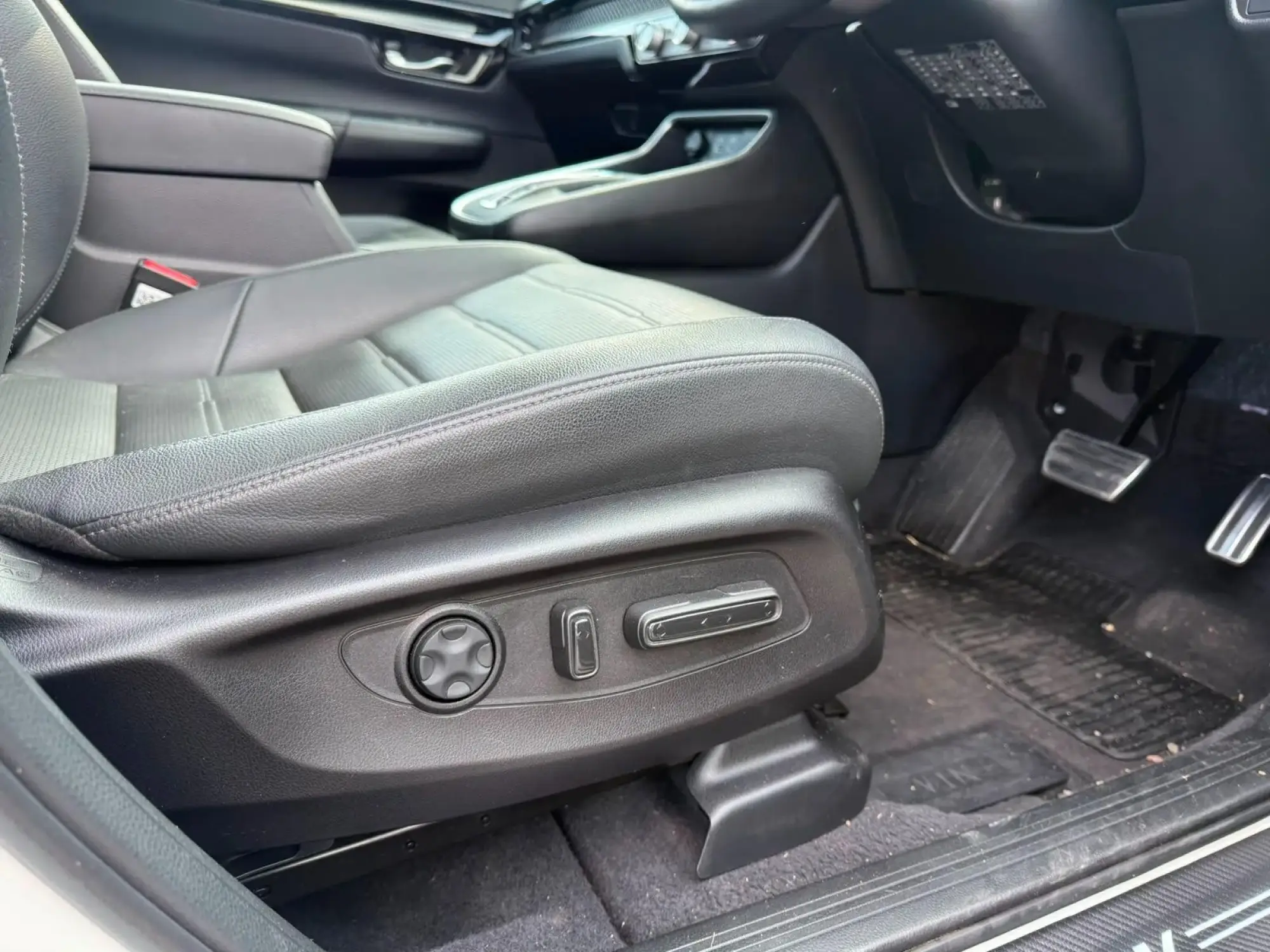 Honda CR-V Plug-in Hybrid Image 11