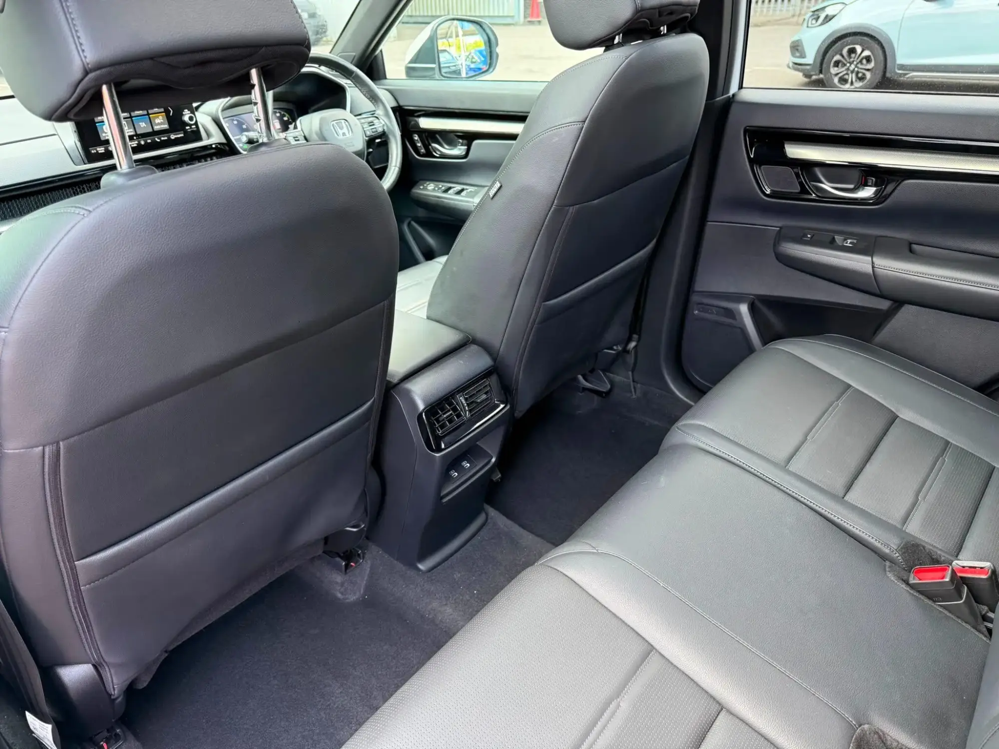 Honda CR-V Plug-in Hybrid Image 15