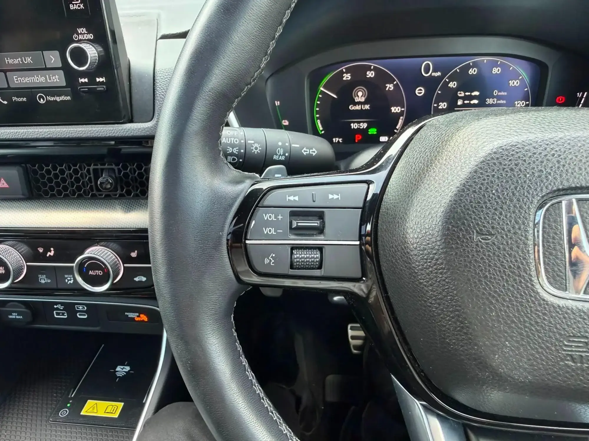 Honda CR-V Plug-in Hybrid Image 4