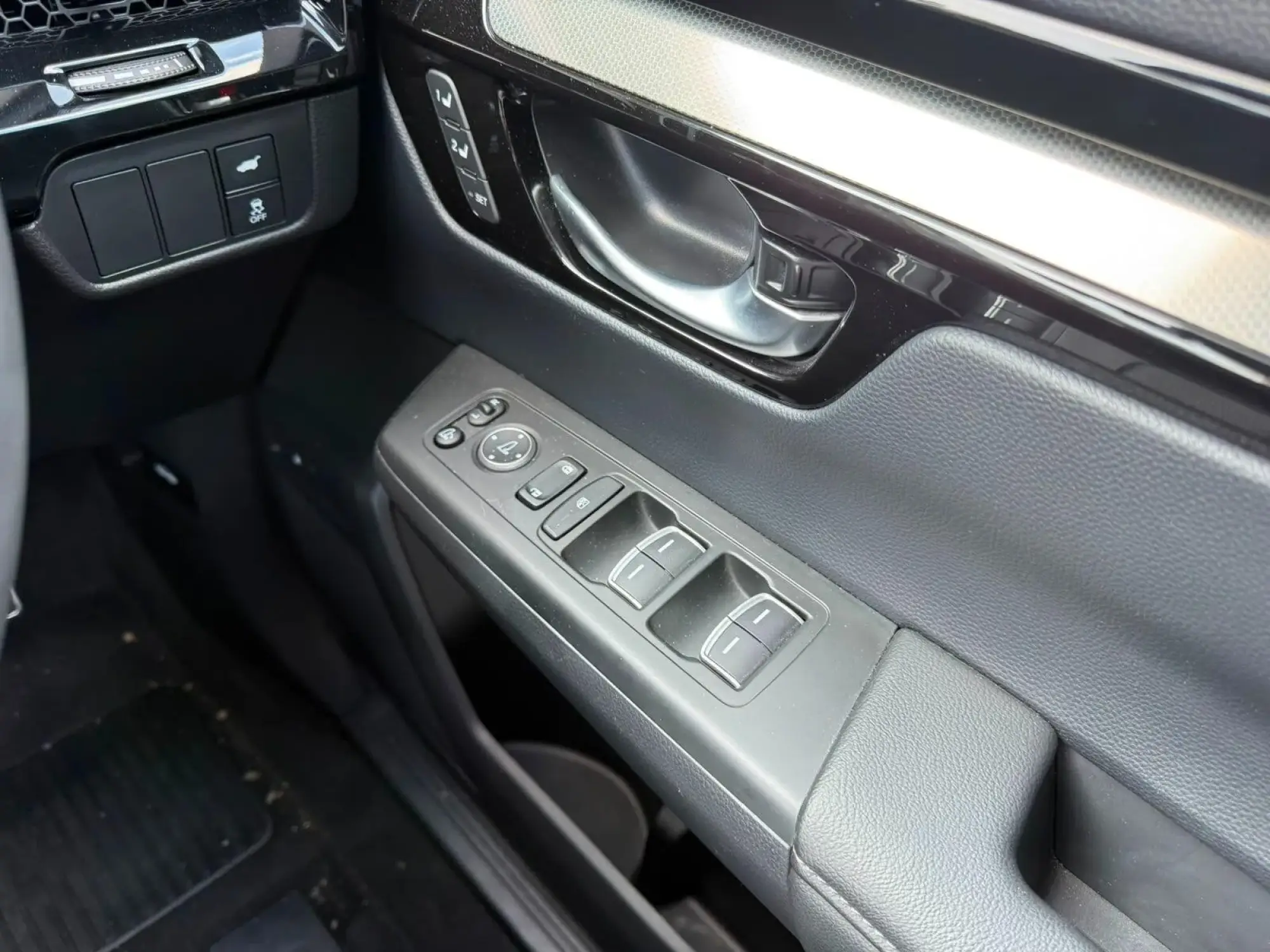 Honda CR-V Plug-in Hybrid Image 19