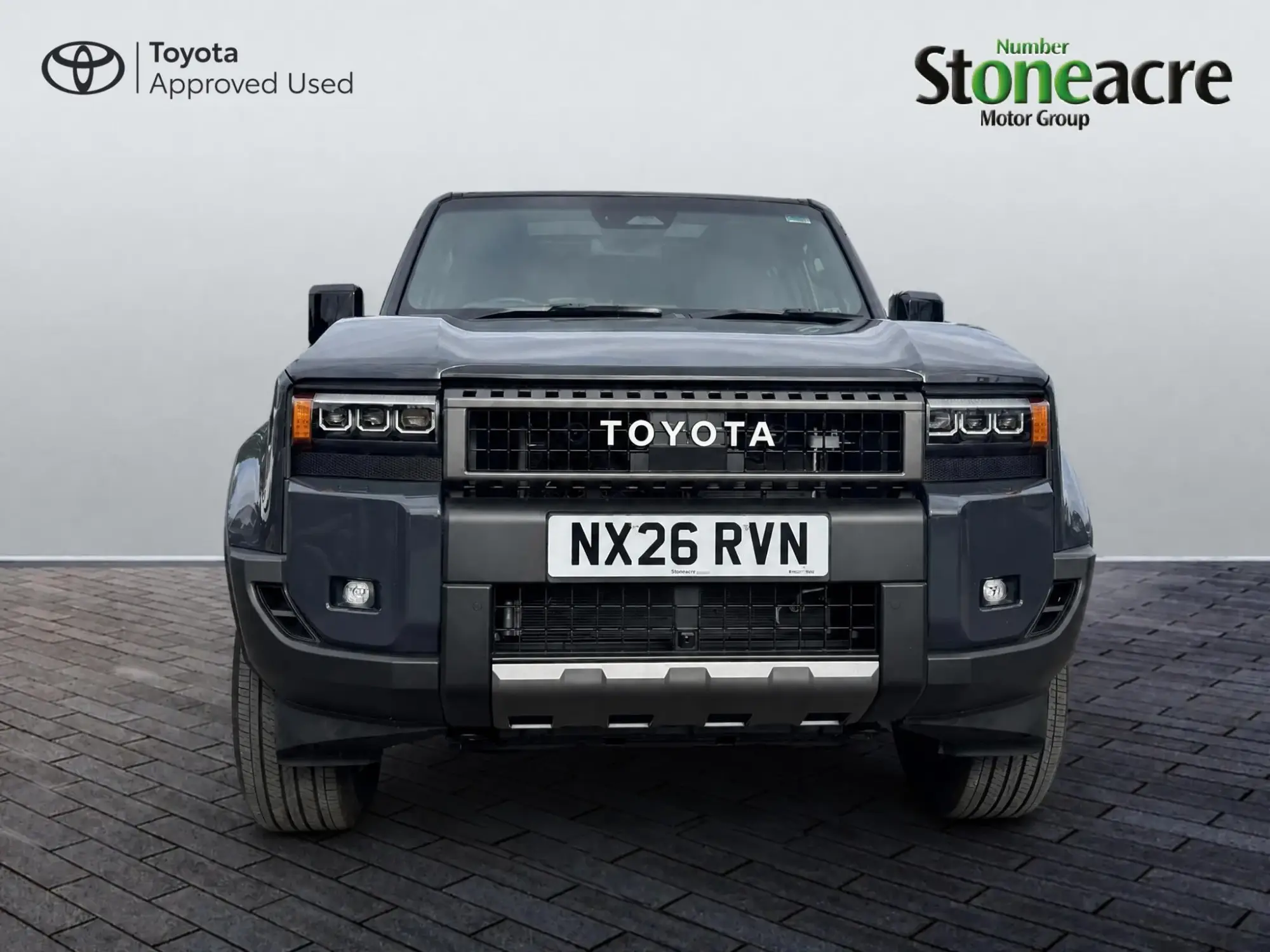 Toyota Land Cruiser Image 8