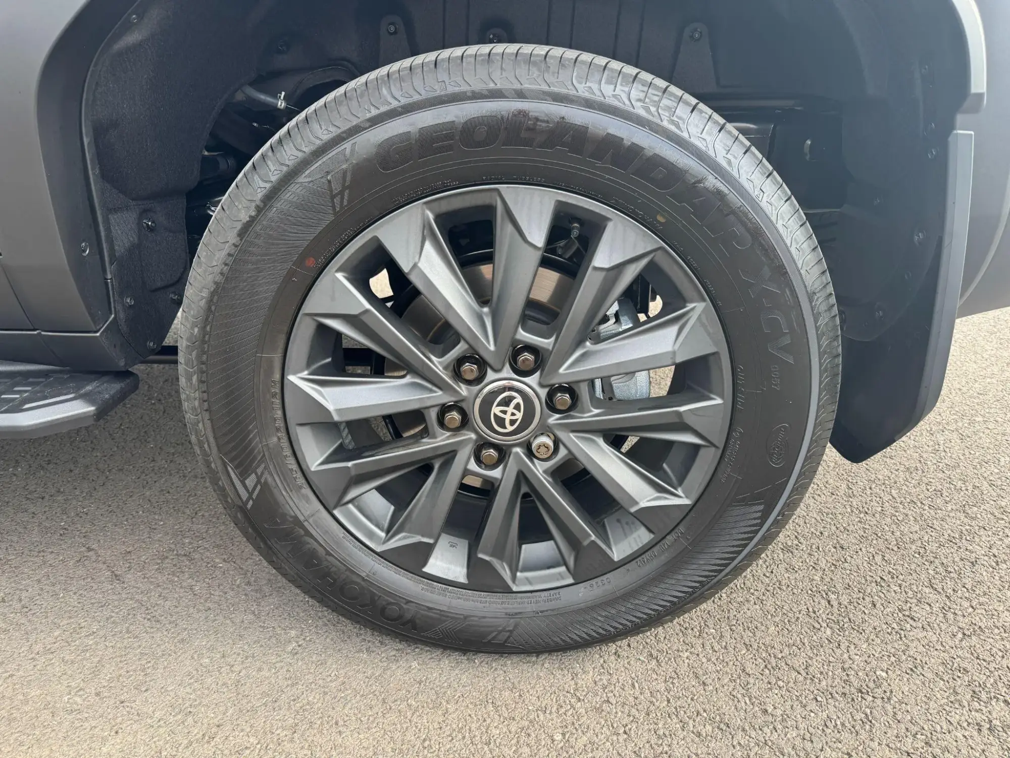 Toyota Land Cruiser Image 9