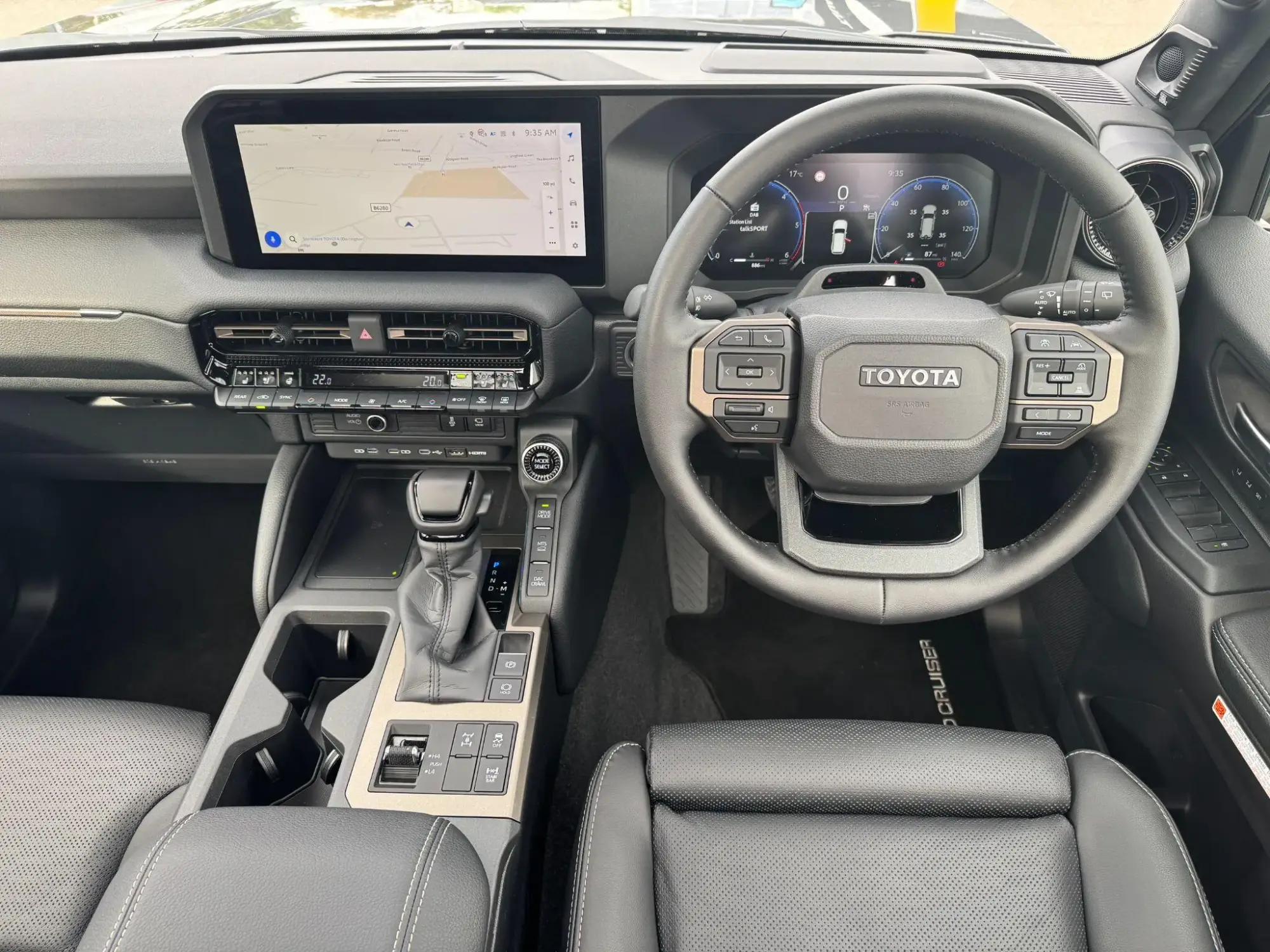 Toyota Land Cruiser Image 15