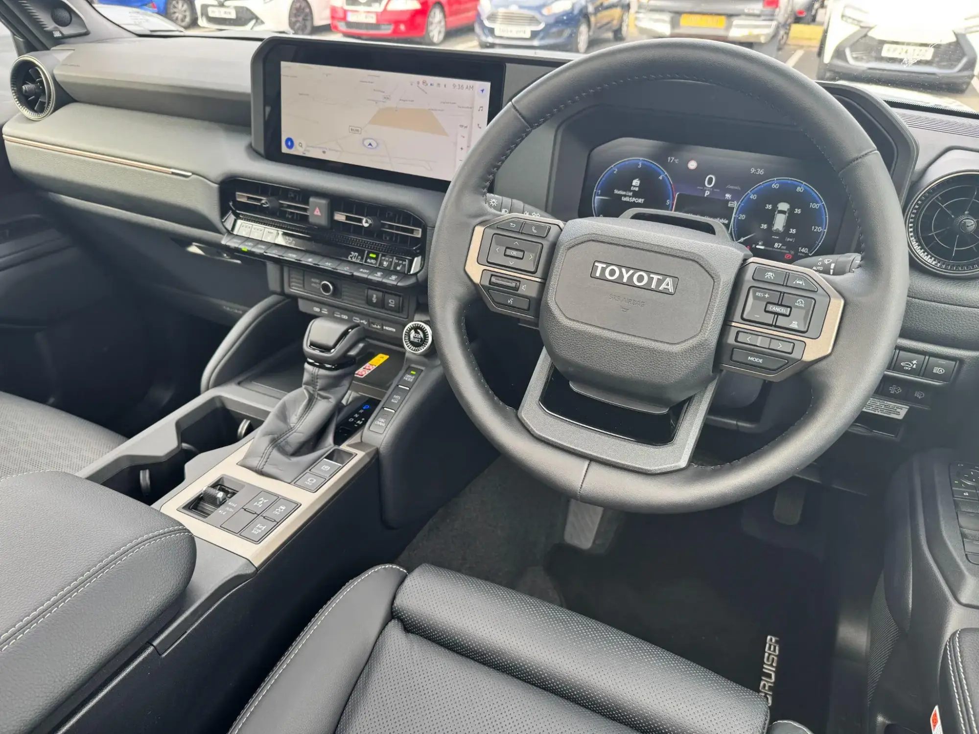 Toyota Land Cruiser Image 16