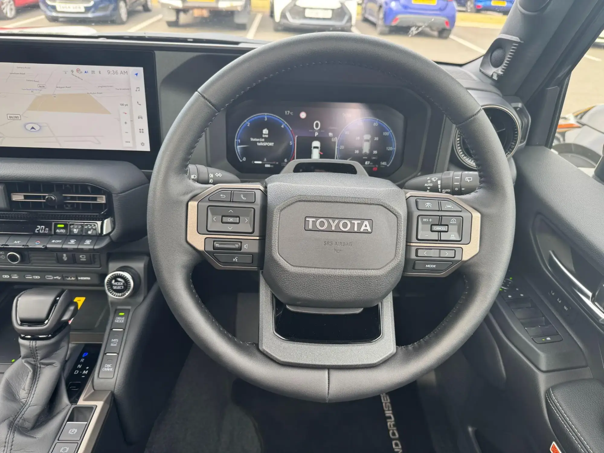 Toyota Land Cruiser Image 17