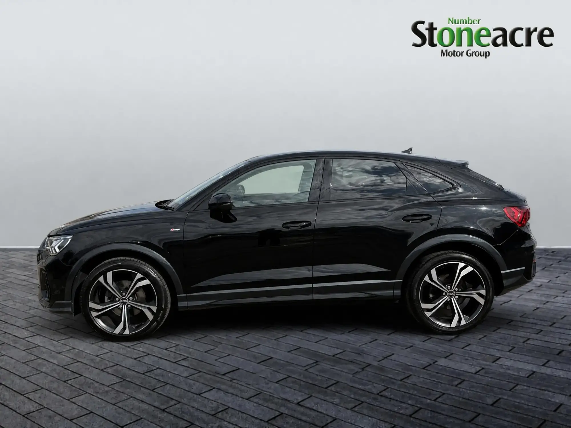 Audi Q3 Image 6