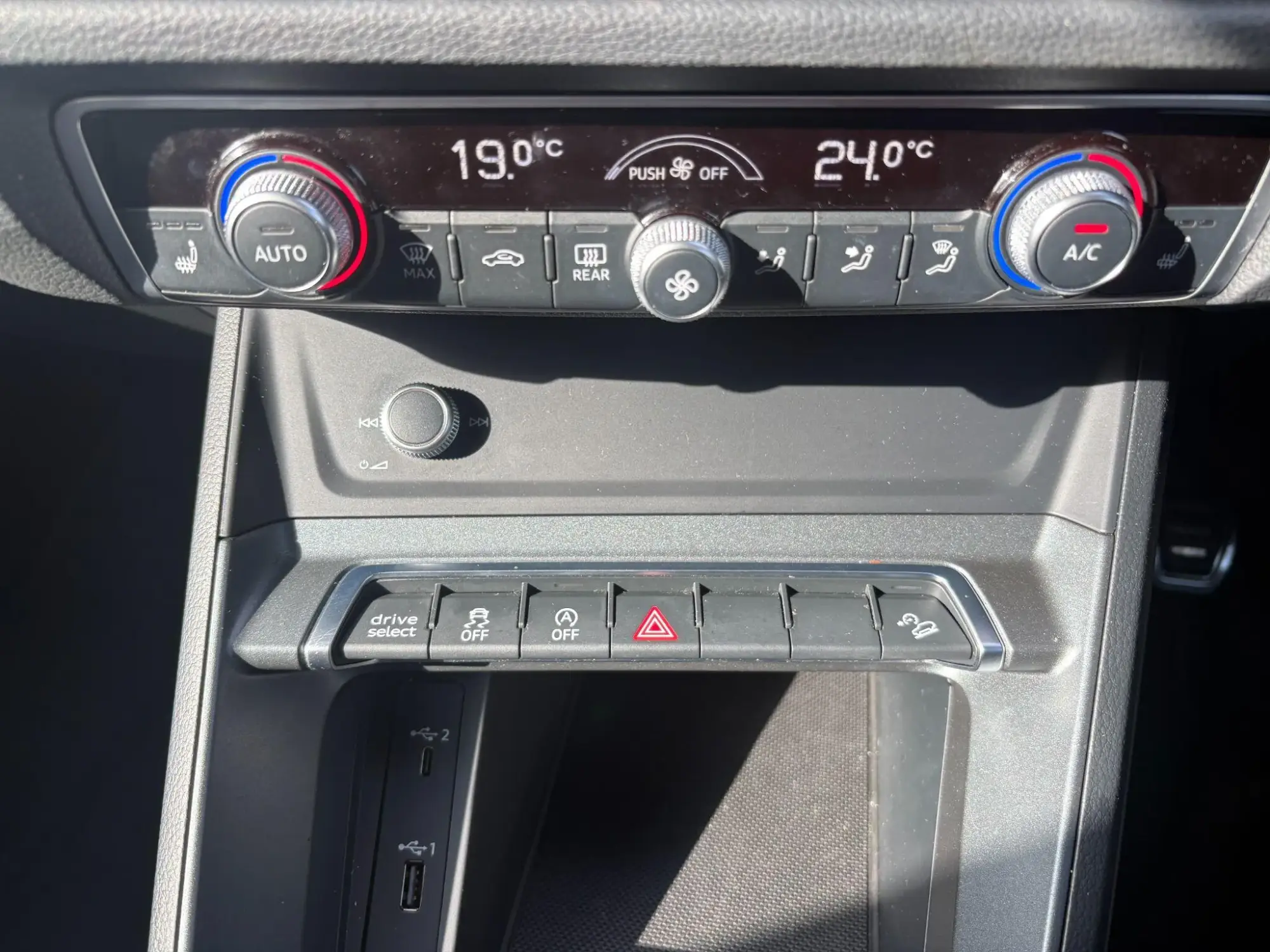 Audi Q3 Image 32