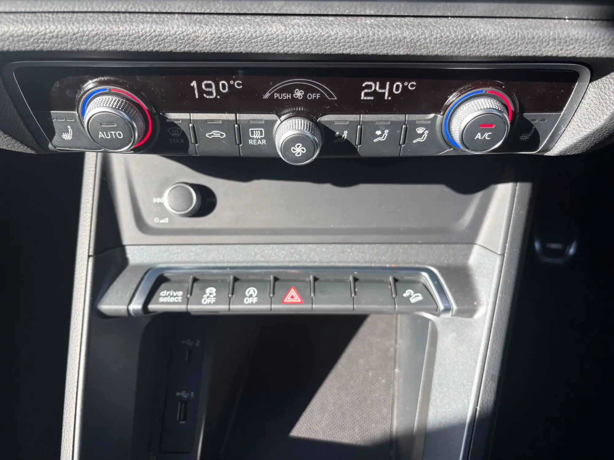 Audi Q3 Image 36